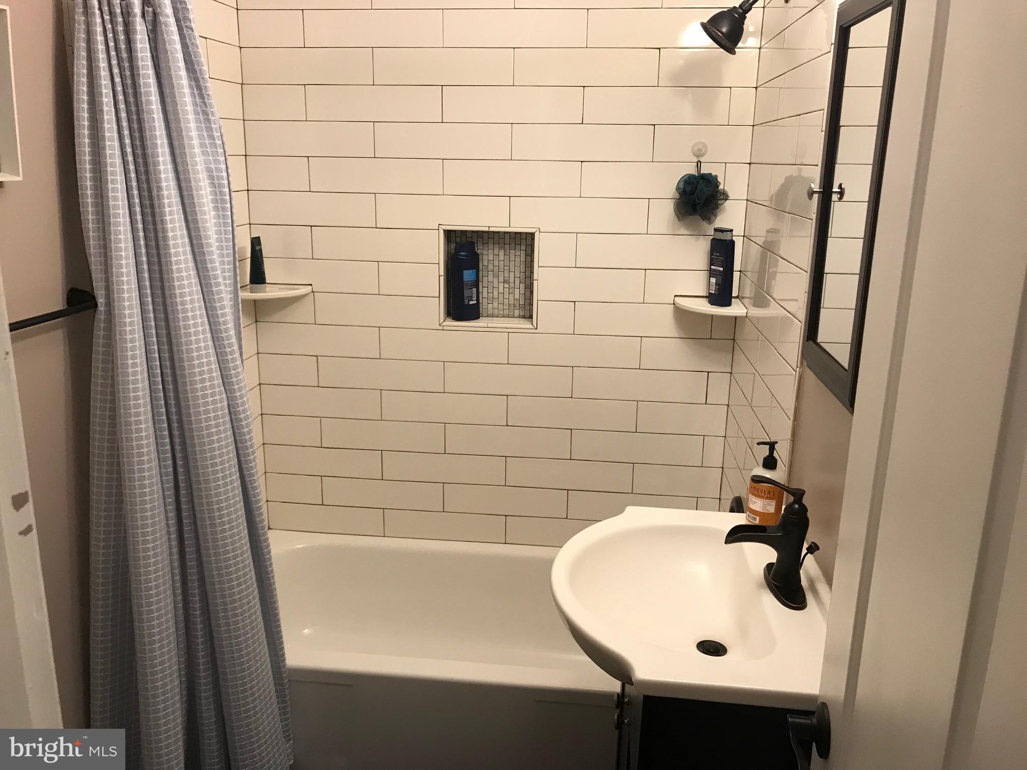 MT VERNON SQUARE TOWNHOUSE - Residential