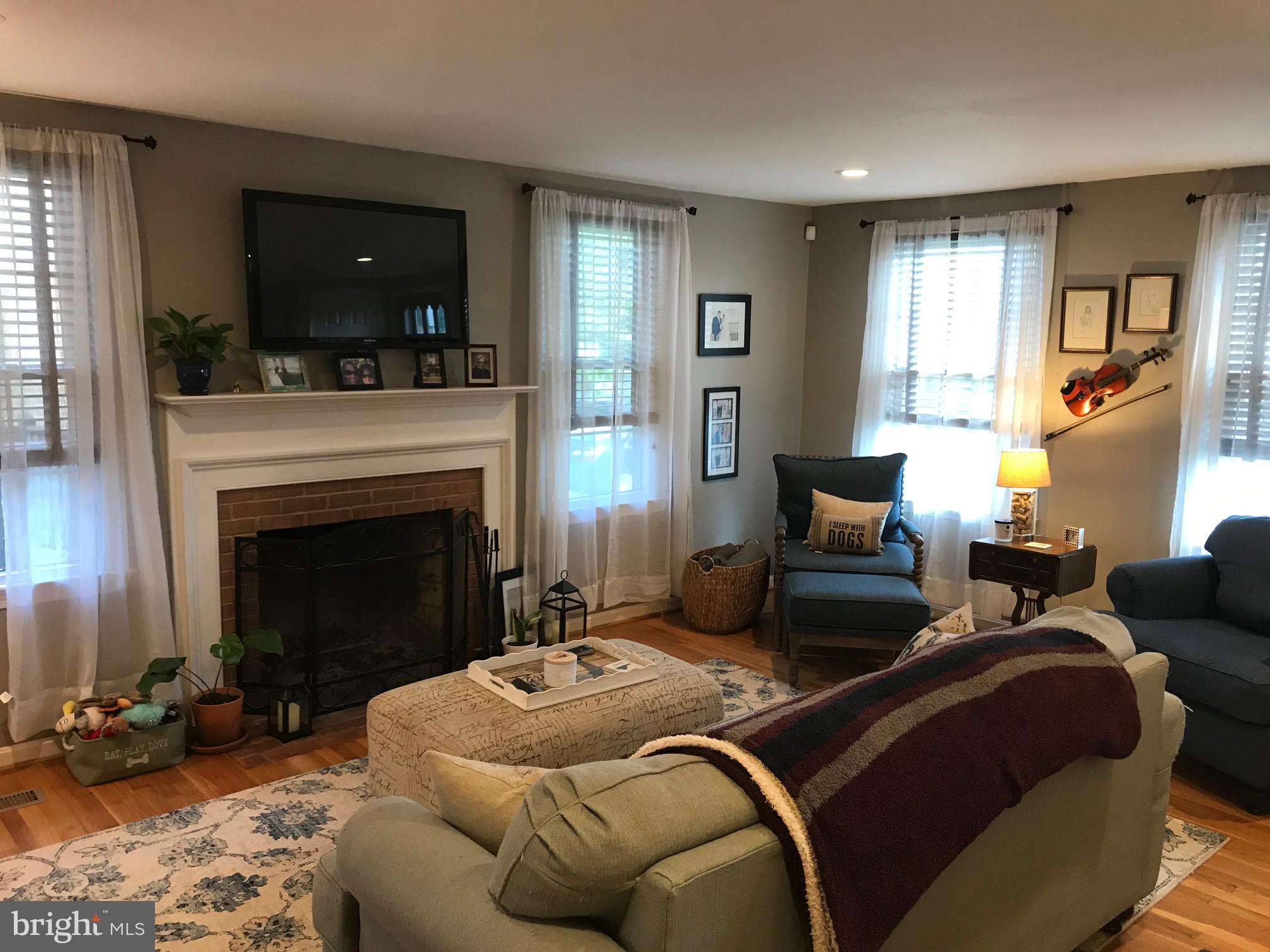 MT VERNON SQUARE TOWNHOUSE - Residential