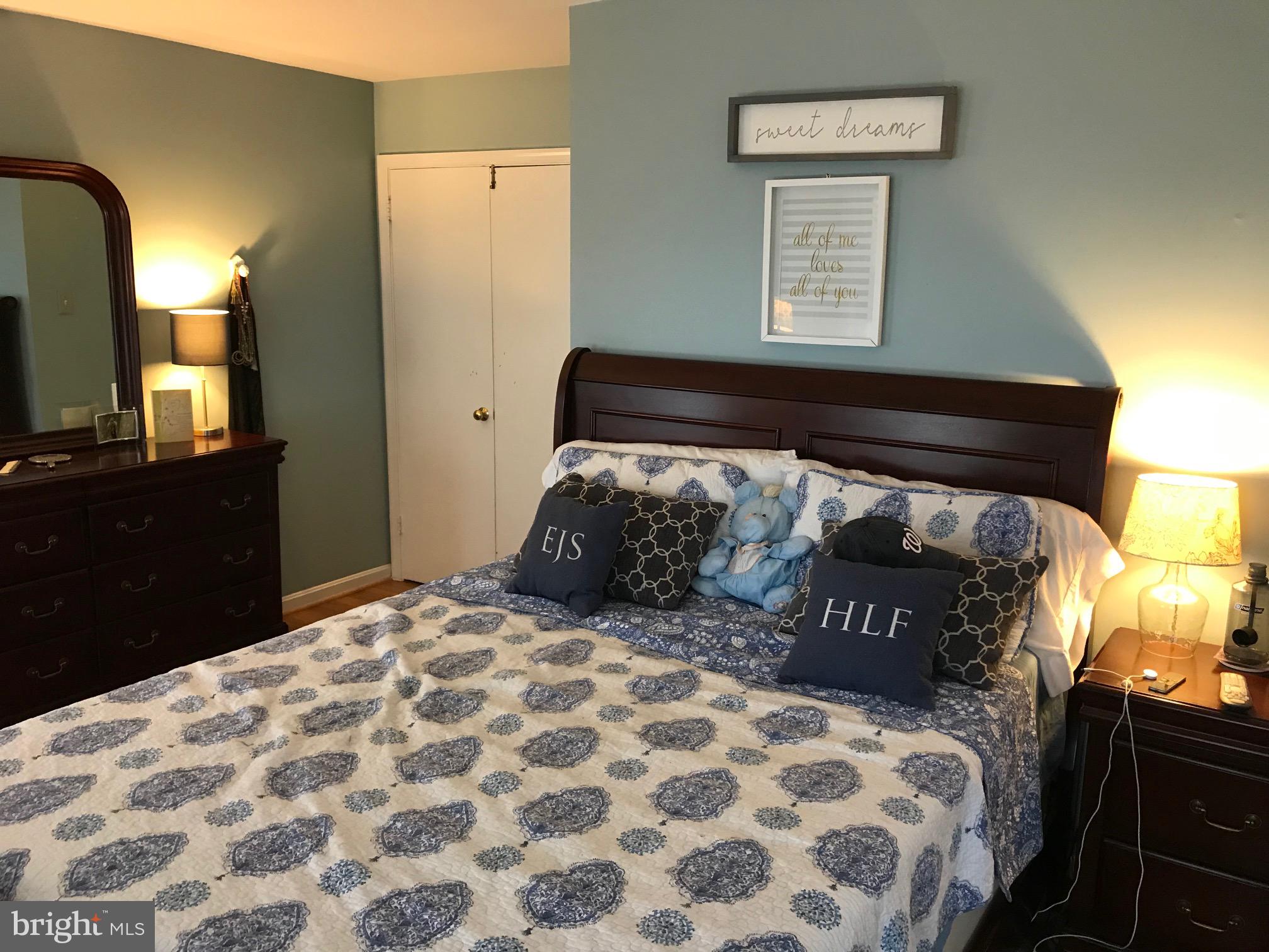 MT VERNON SQUARE TOWNHOUSE - Residential