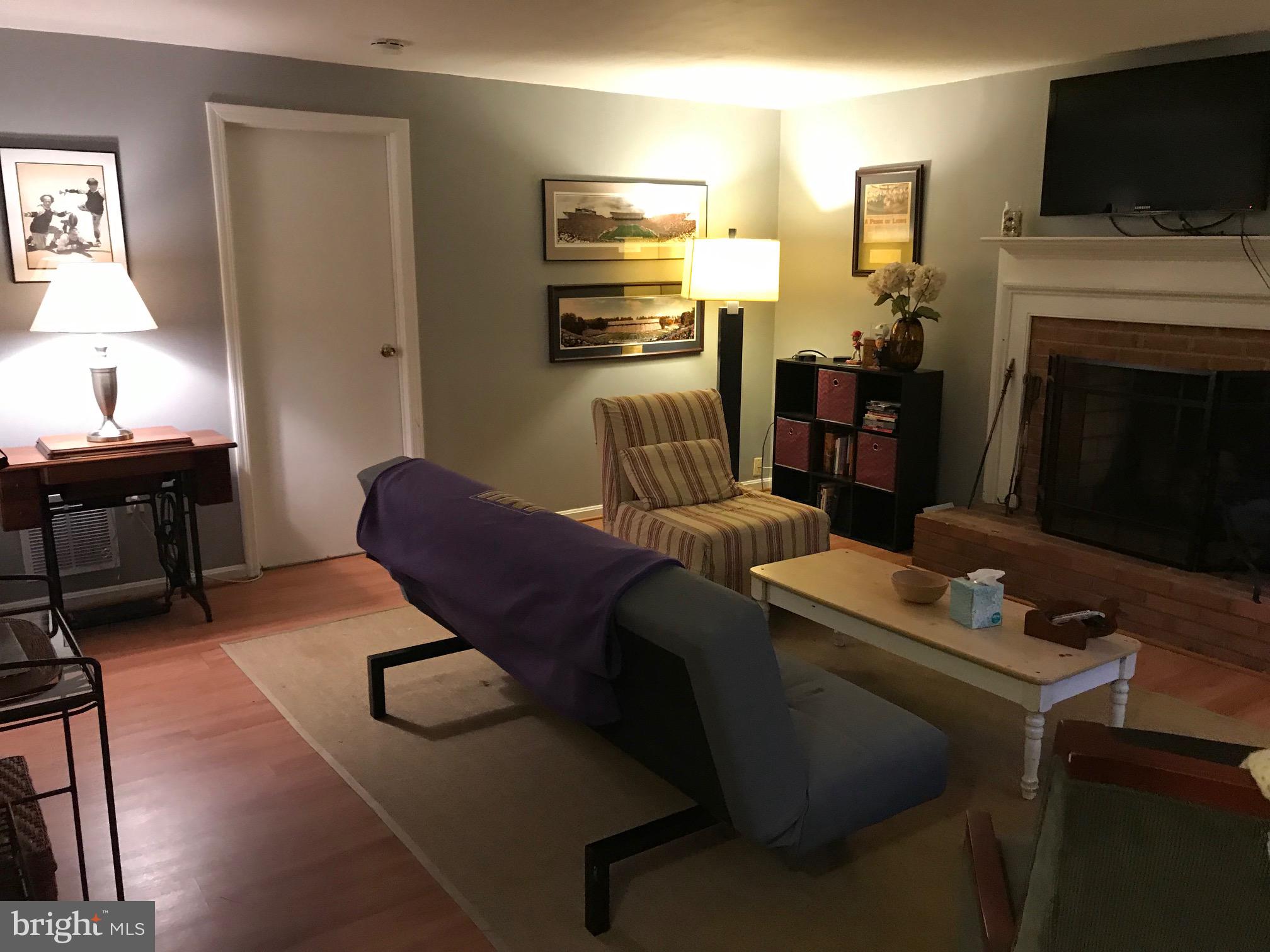 MT VERNON SQUARE TOWNHOUSE - Residential