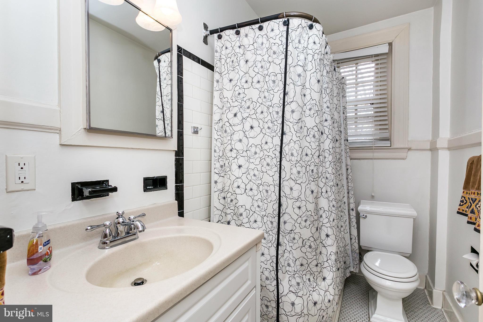 ROLAND PARK - Residential