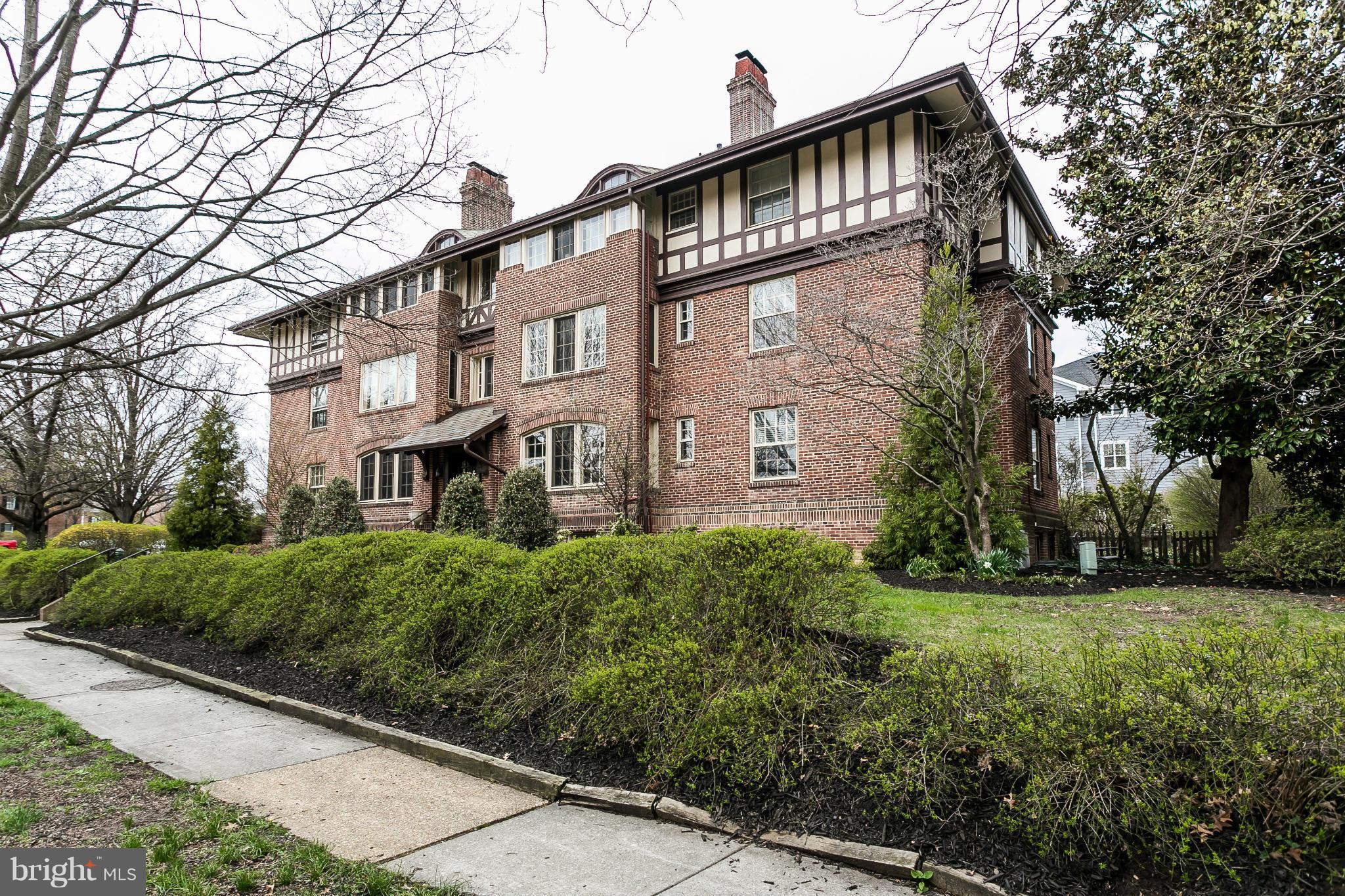 ROLAND PARK - Residential