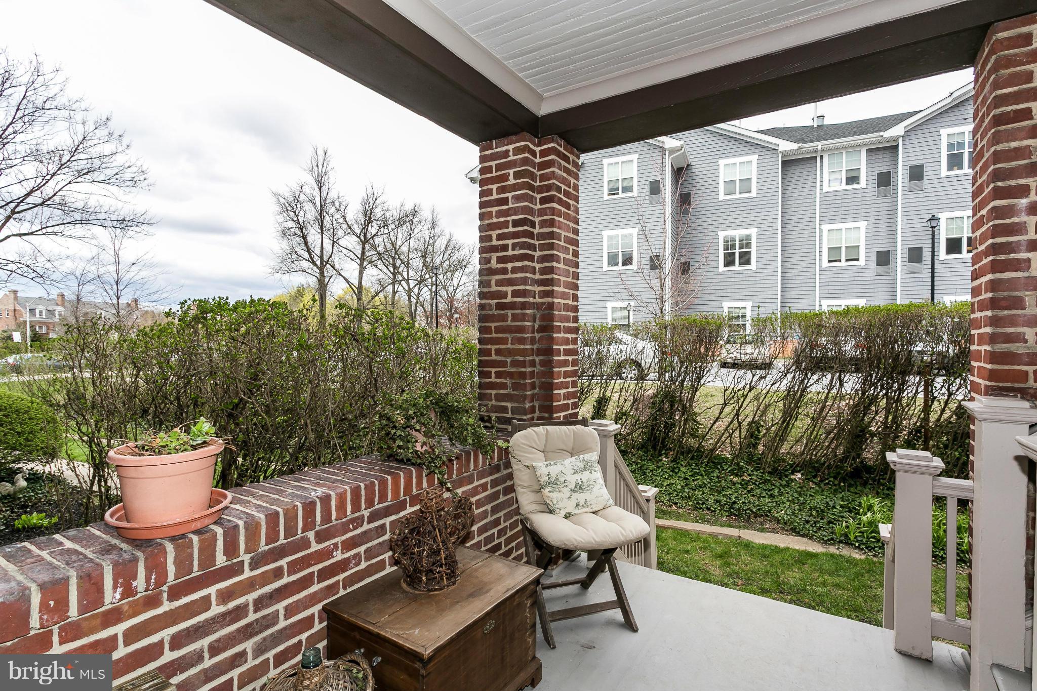 ROLAND PARK - Residential