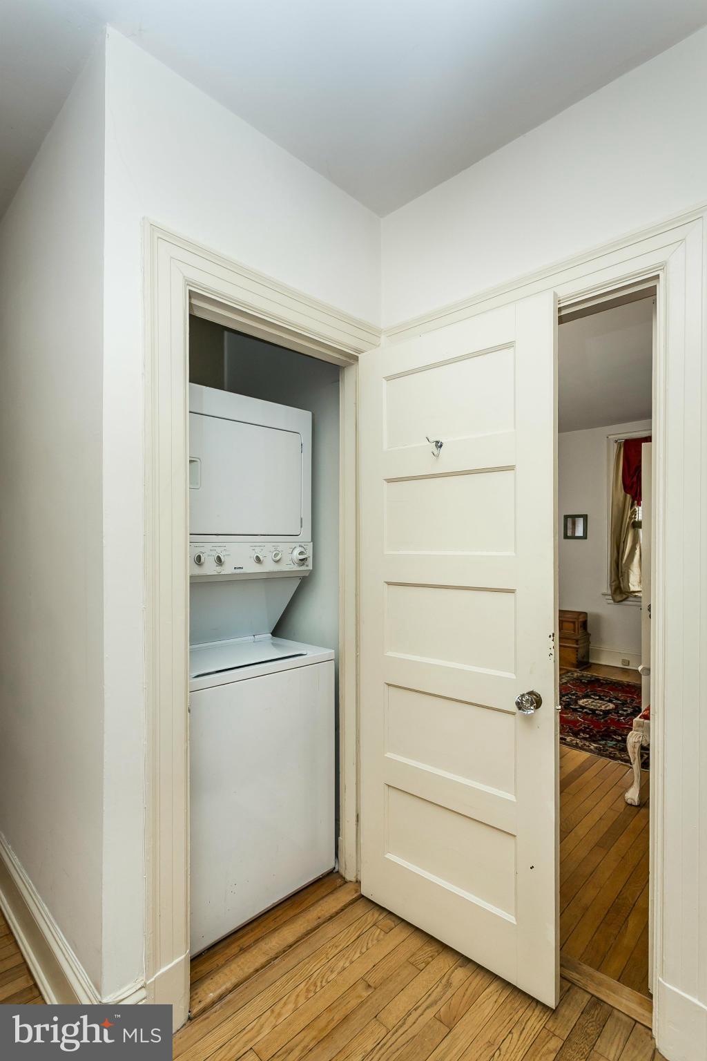 ROLAND PARK - Residential