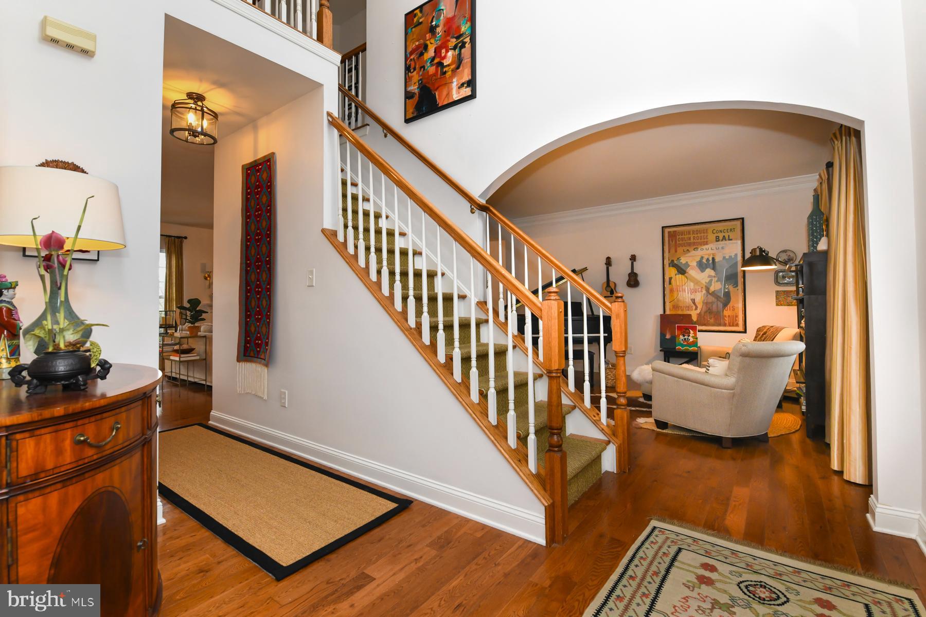 206 E ELM STREET