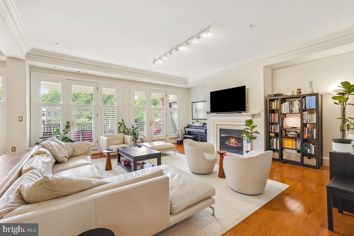 STRATHMORE PARK - Residential