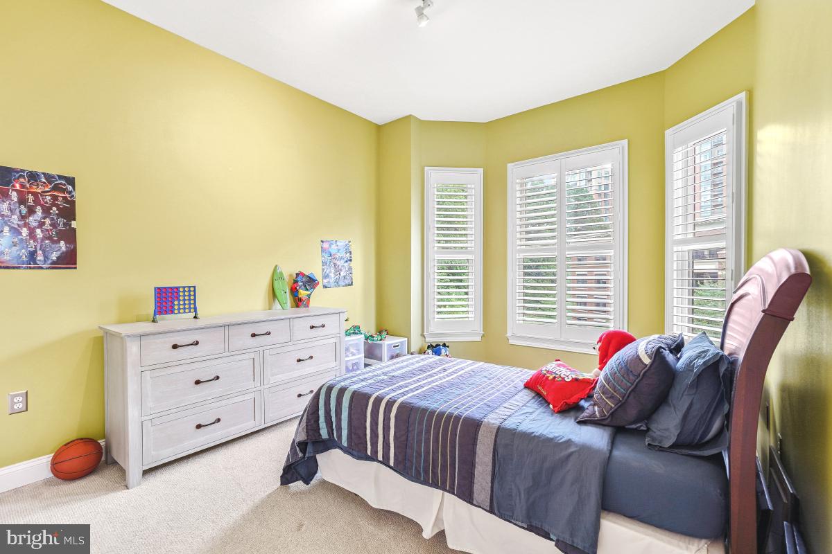 STRATHMORE PARK - Residential