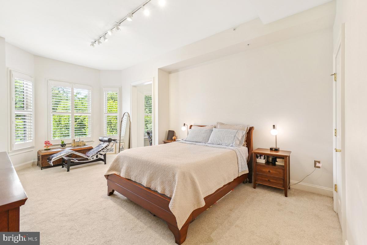 STRATHMORE PARK - Residential