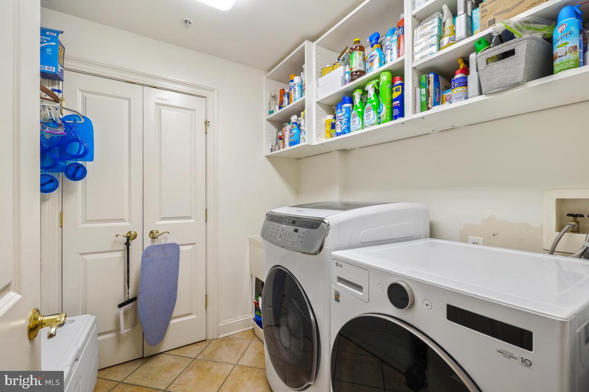 STRATHMORE PARK - Residential