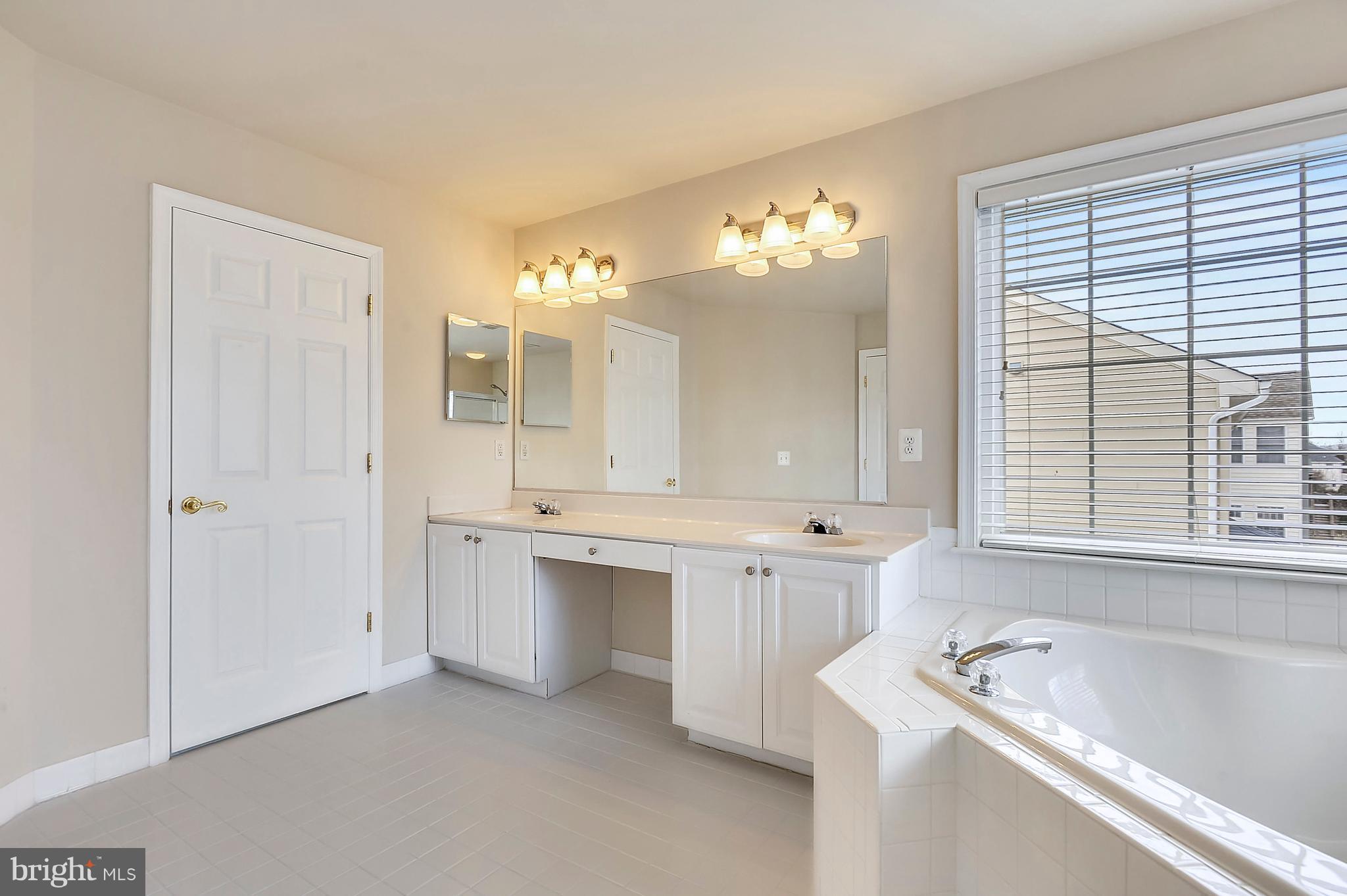 EDWARDS LANDING - Residential