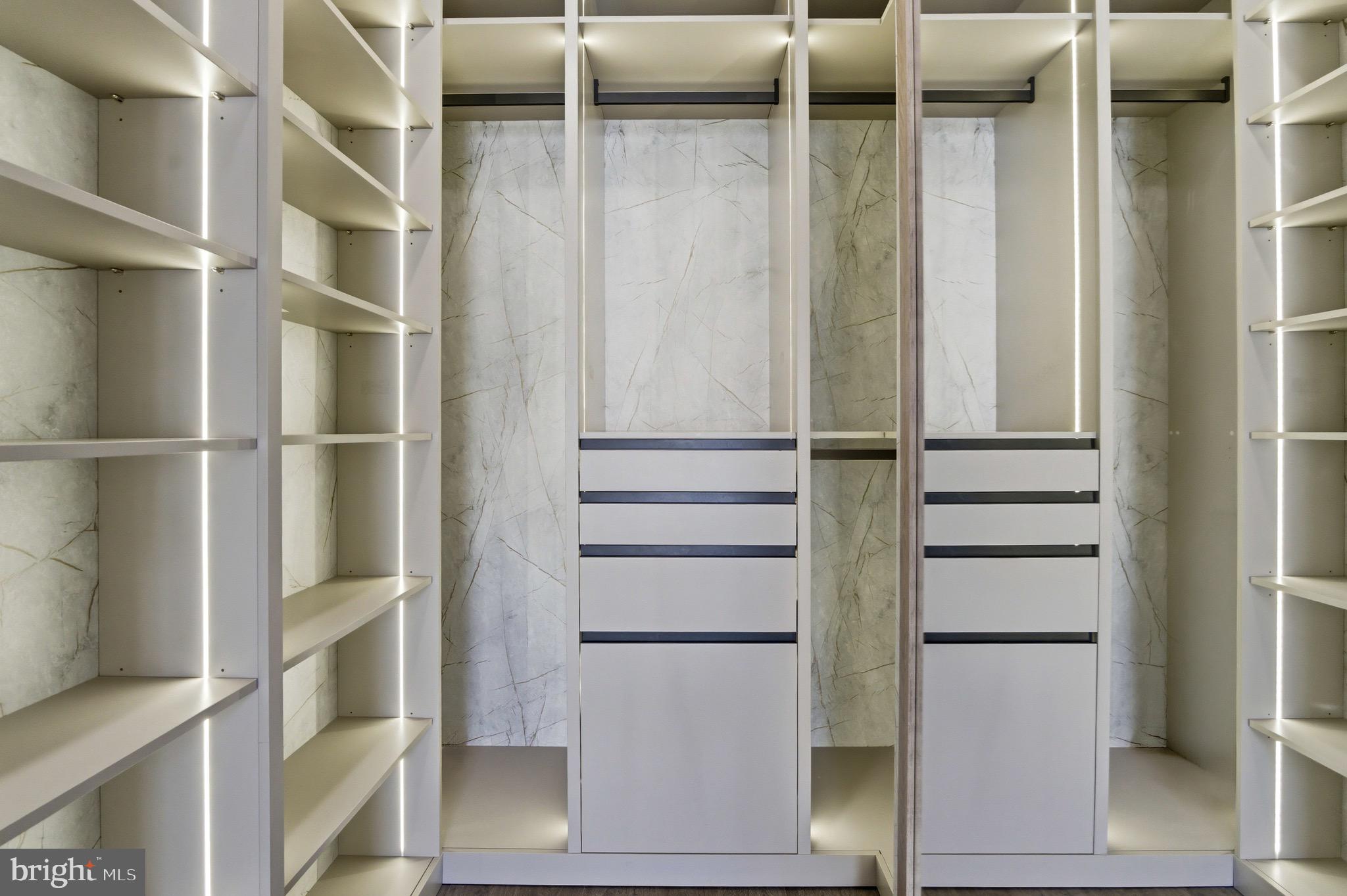 OLD TOWN NORTH - Residential