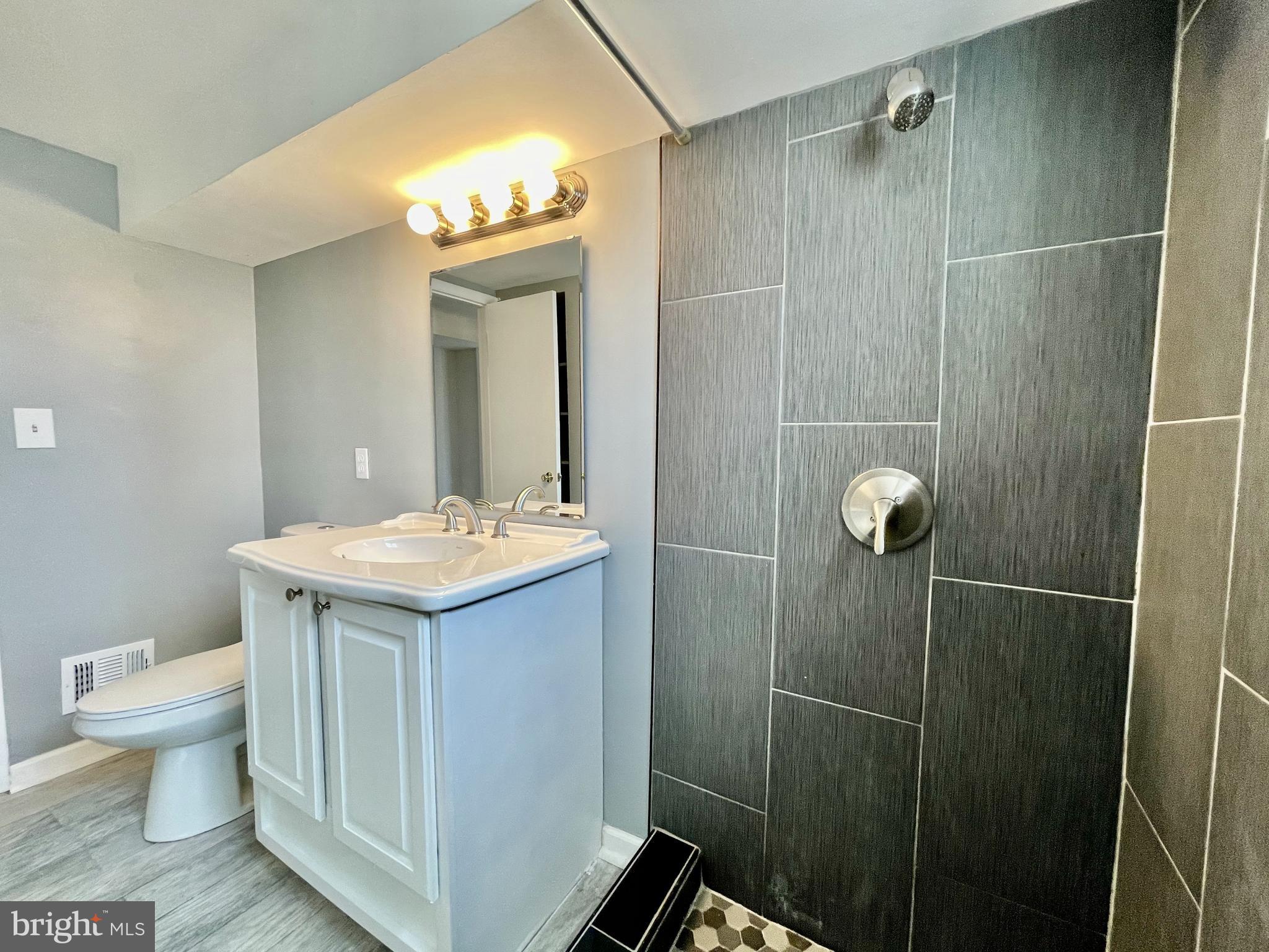 PARKLAWN - Residential Lease