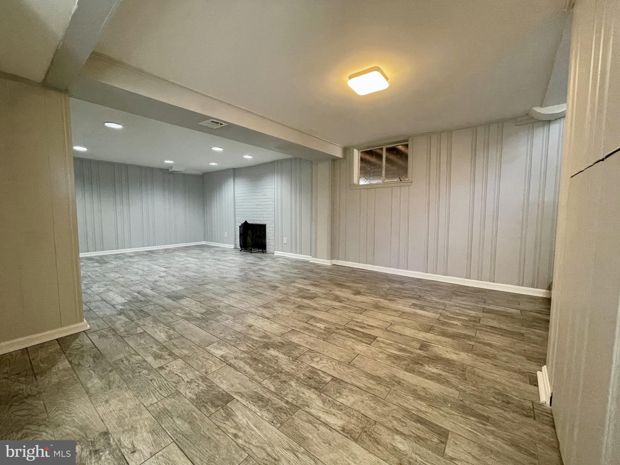 PARKLAWN - Residential Lease