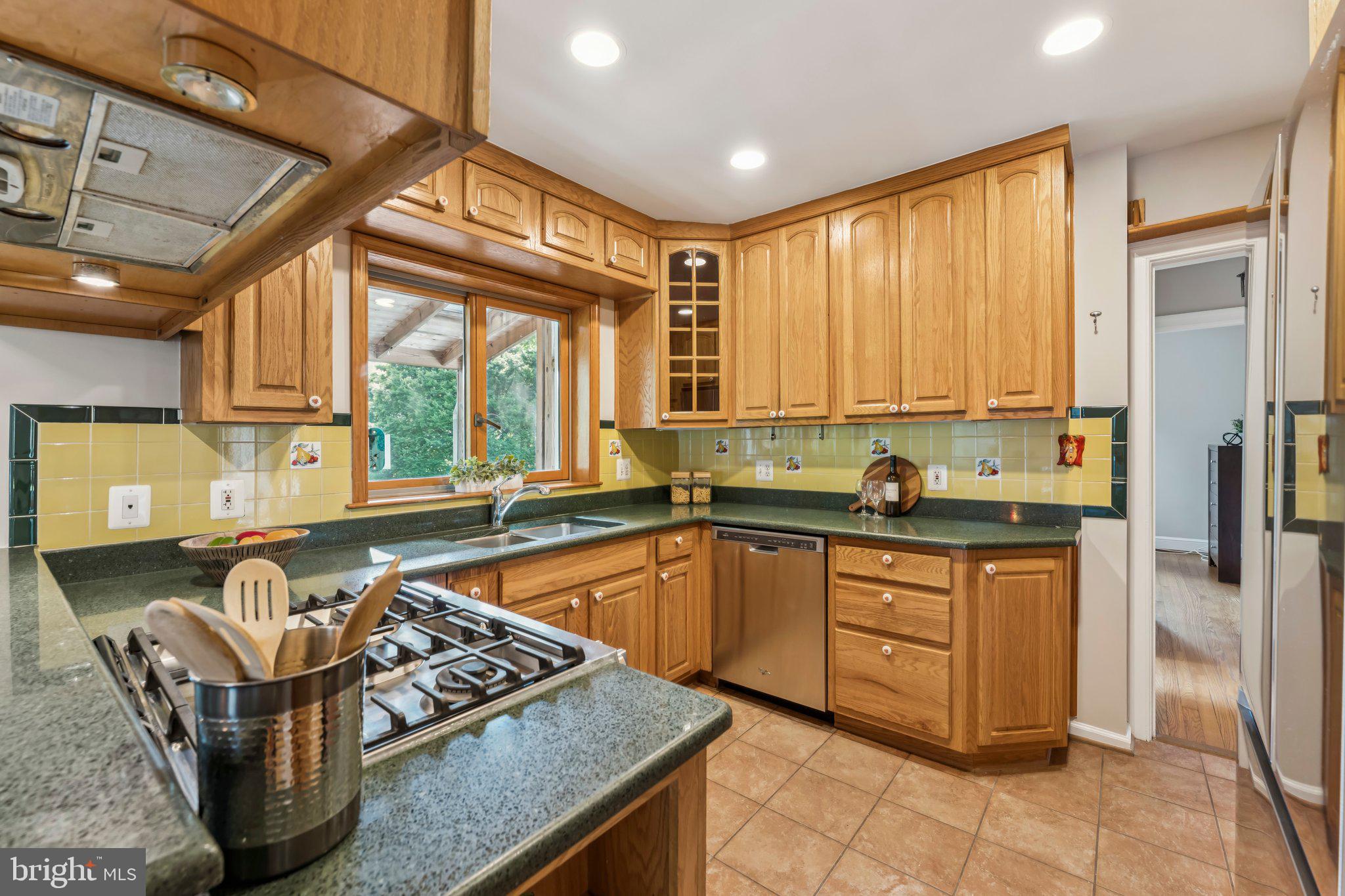 WAVERLY HILLS - Residential