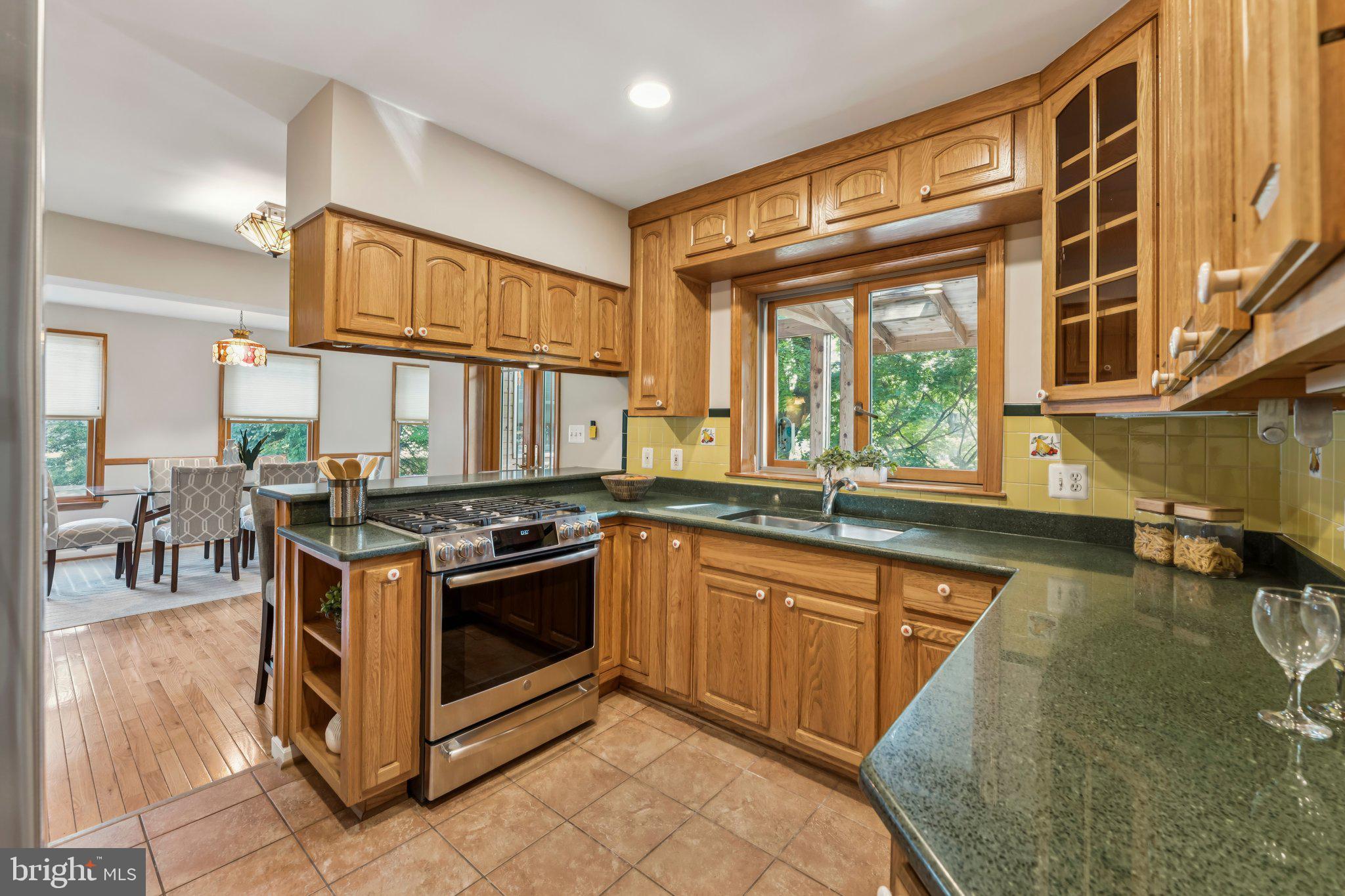 WAVERLY HILLS - Residential