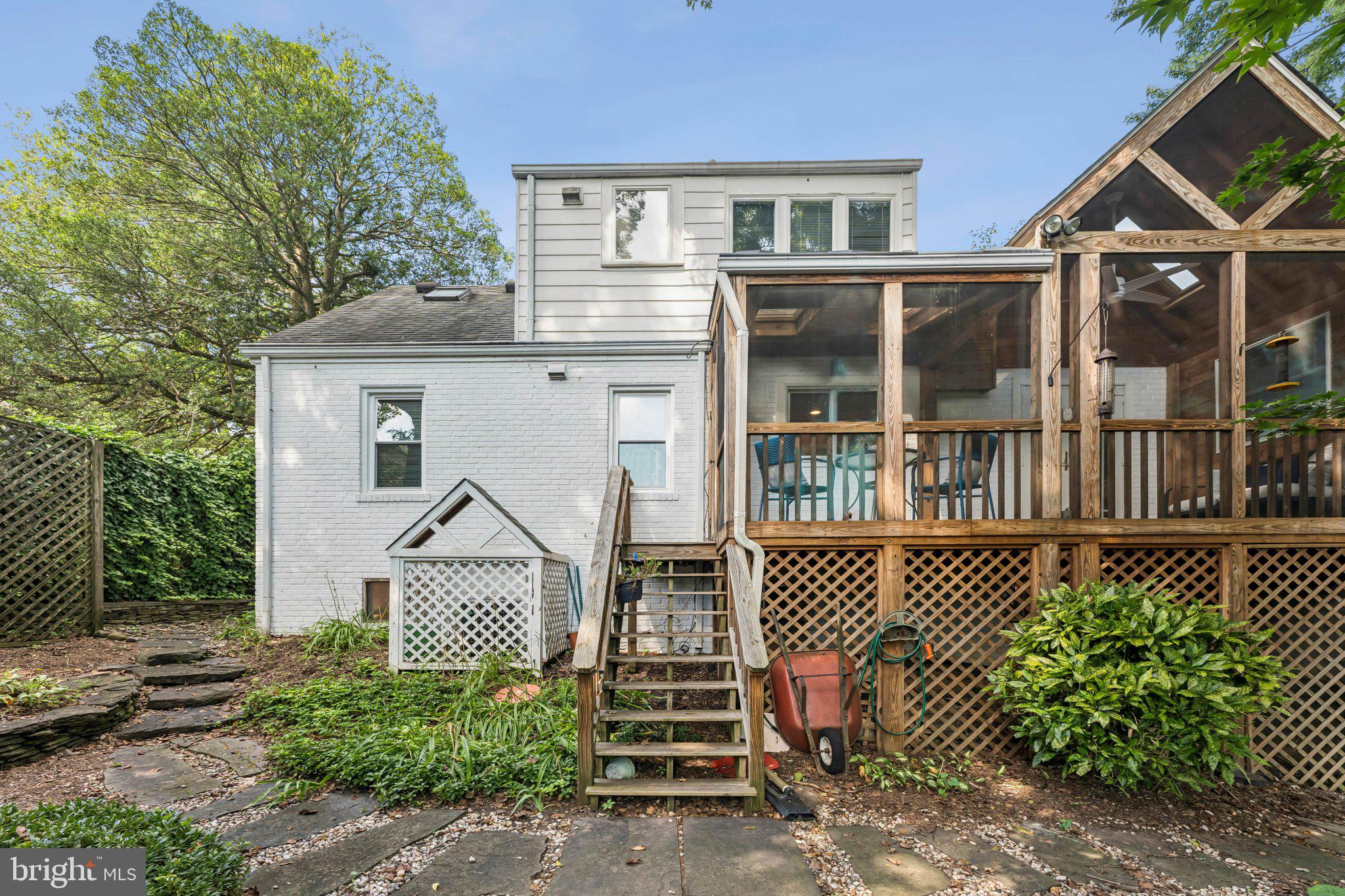 WAVERLY HILLS - Residential