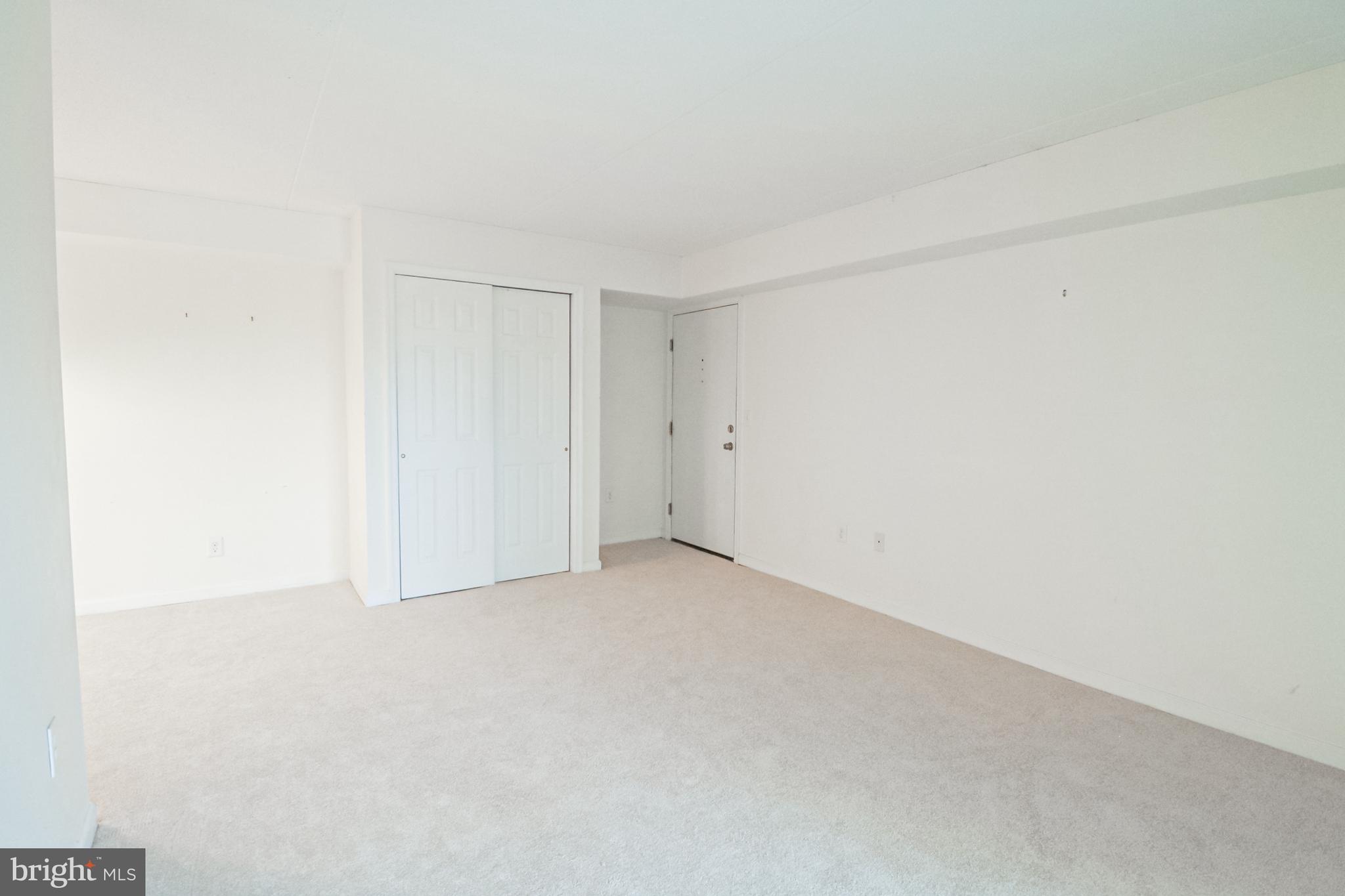 GOVERNOR'S HOUSE - Residential
