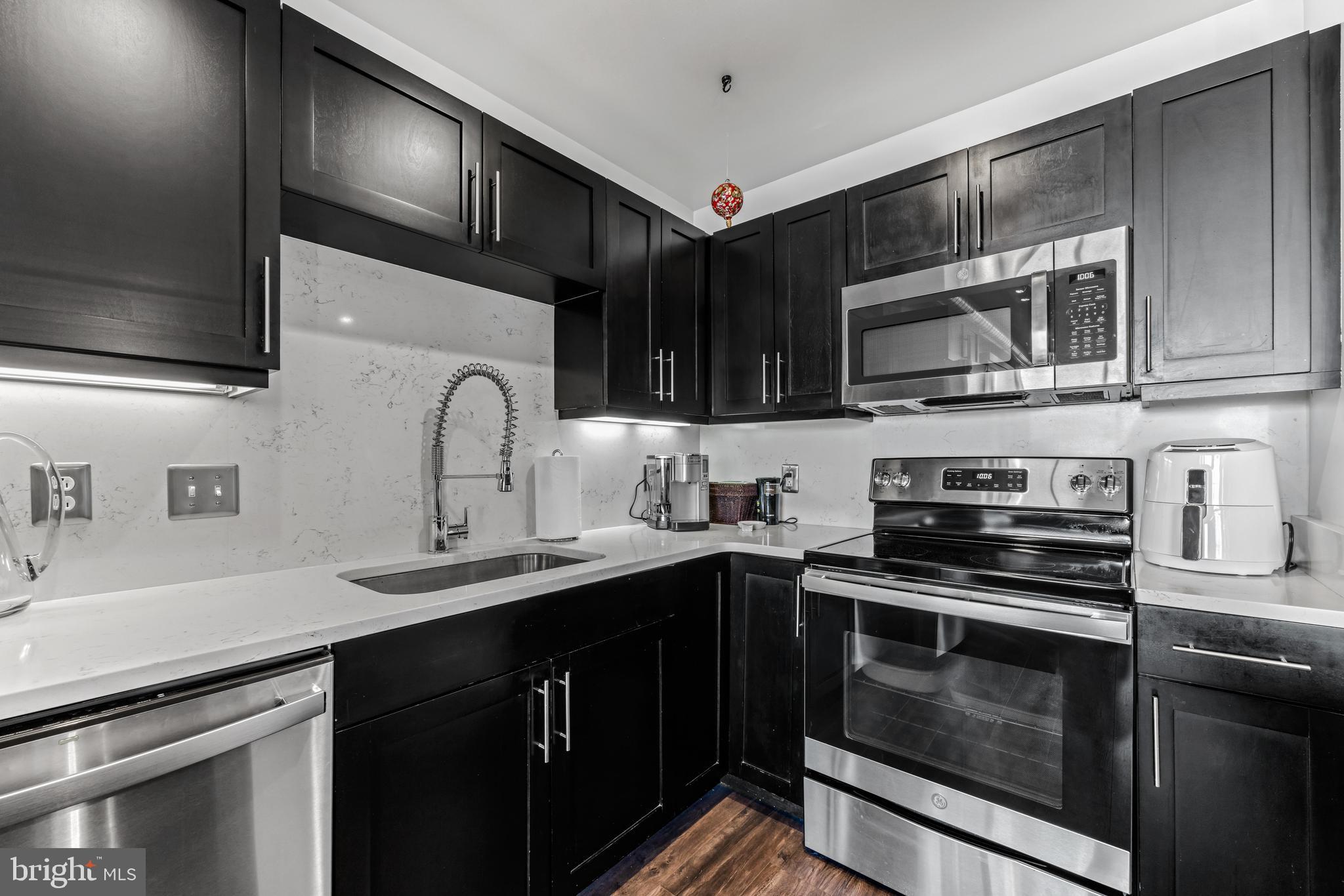 LOCUST POINT - Residential Lease