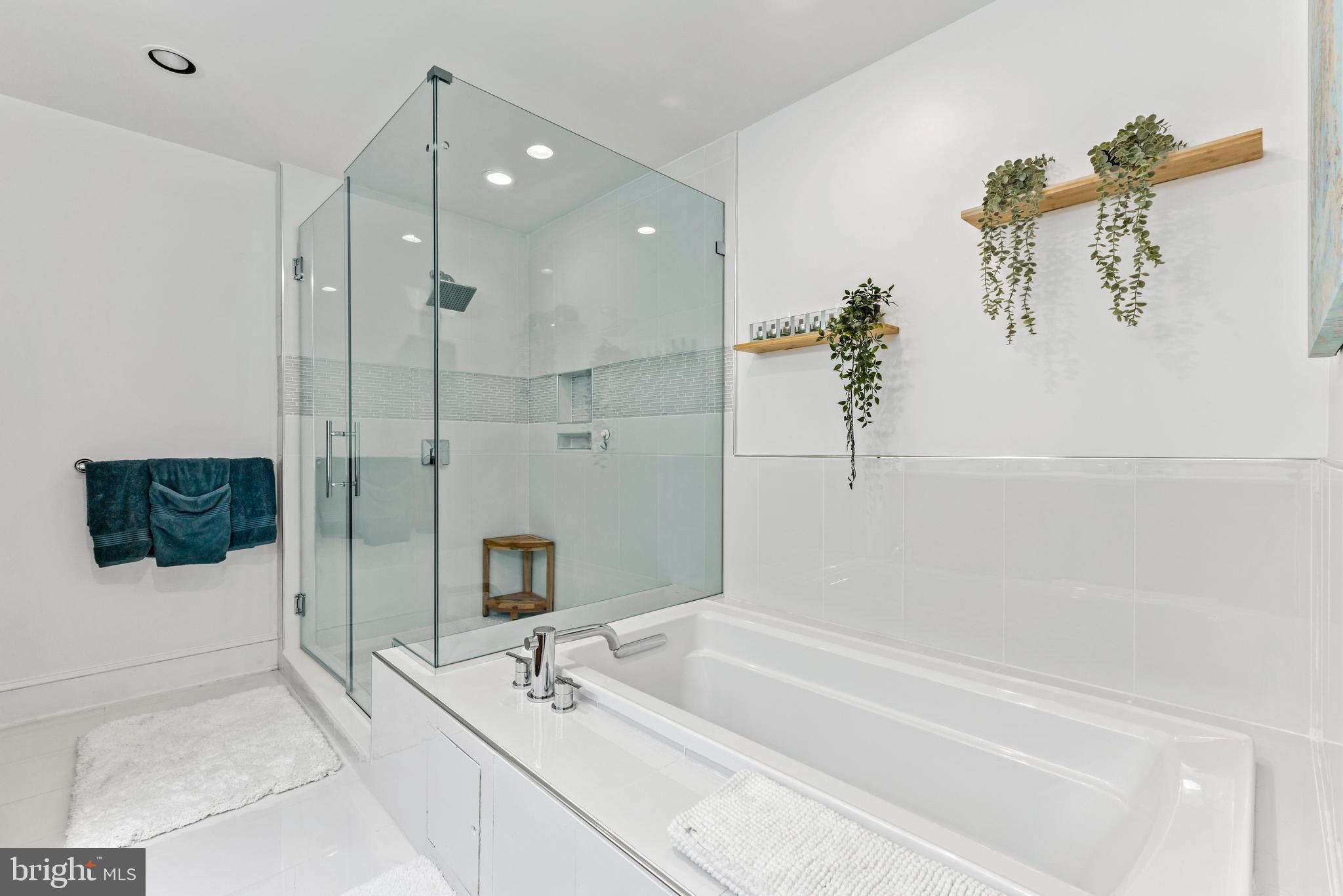 LOCUST POINT - Residential Lease