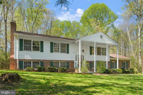 8118 WHITTING DRIVE MANASSAS VA 20112