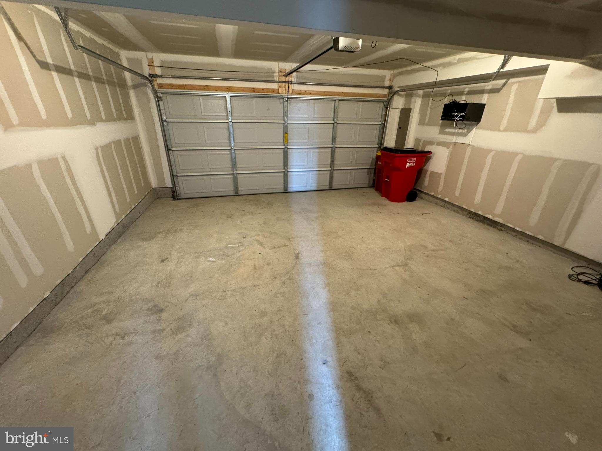 PRESIDENTS POINTE - Residential Lease
