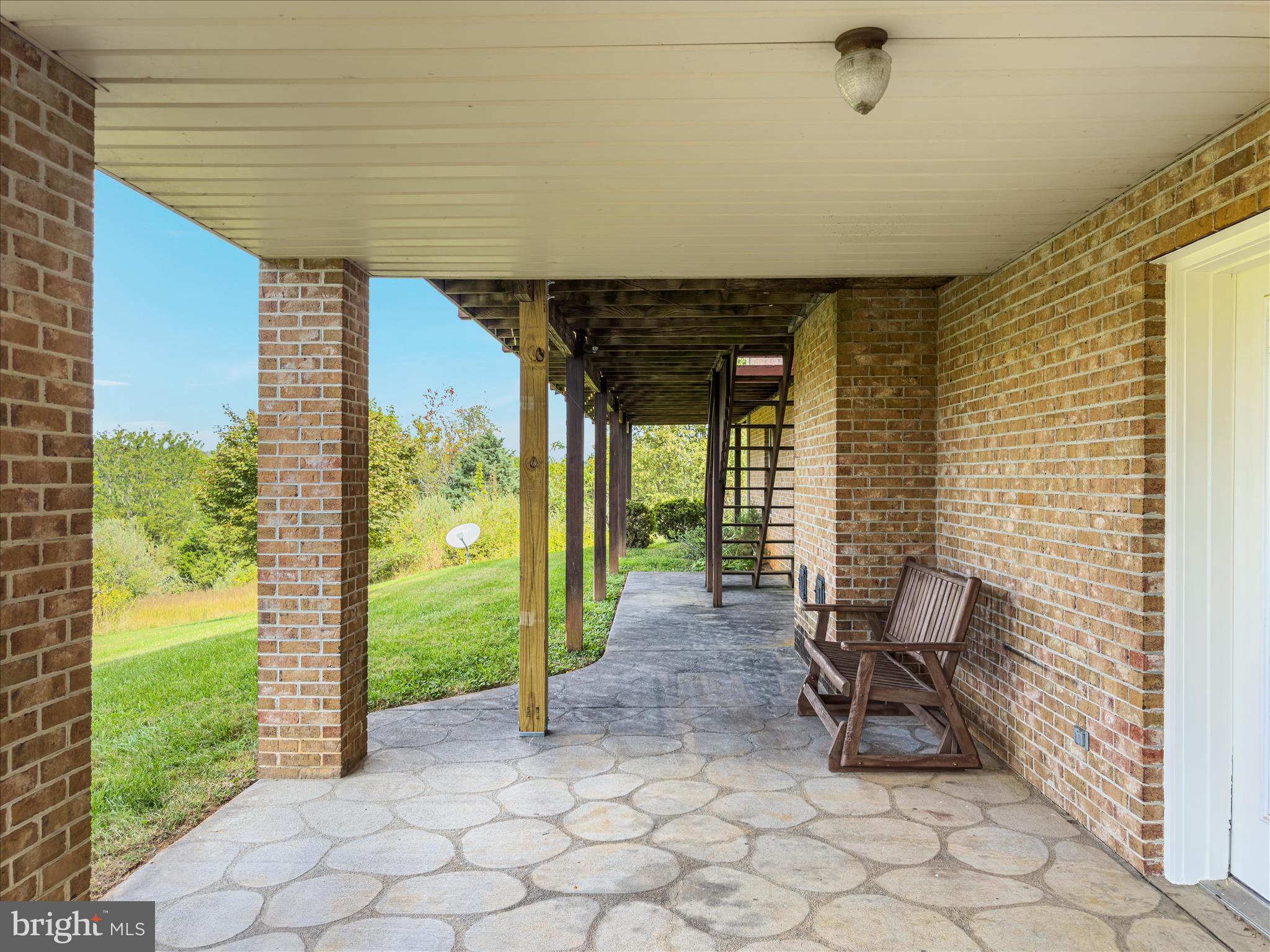 RIVER BEND FARM - Residential