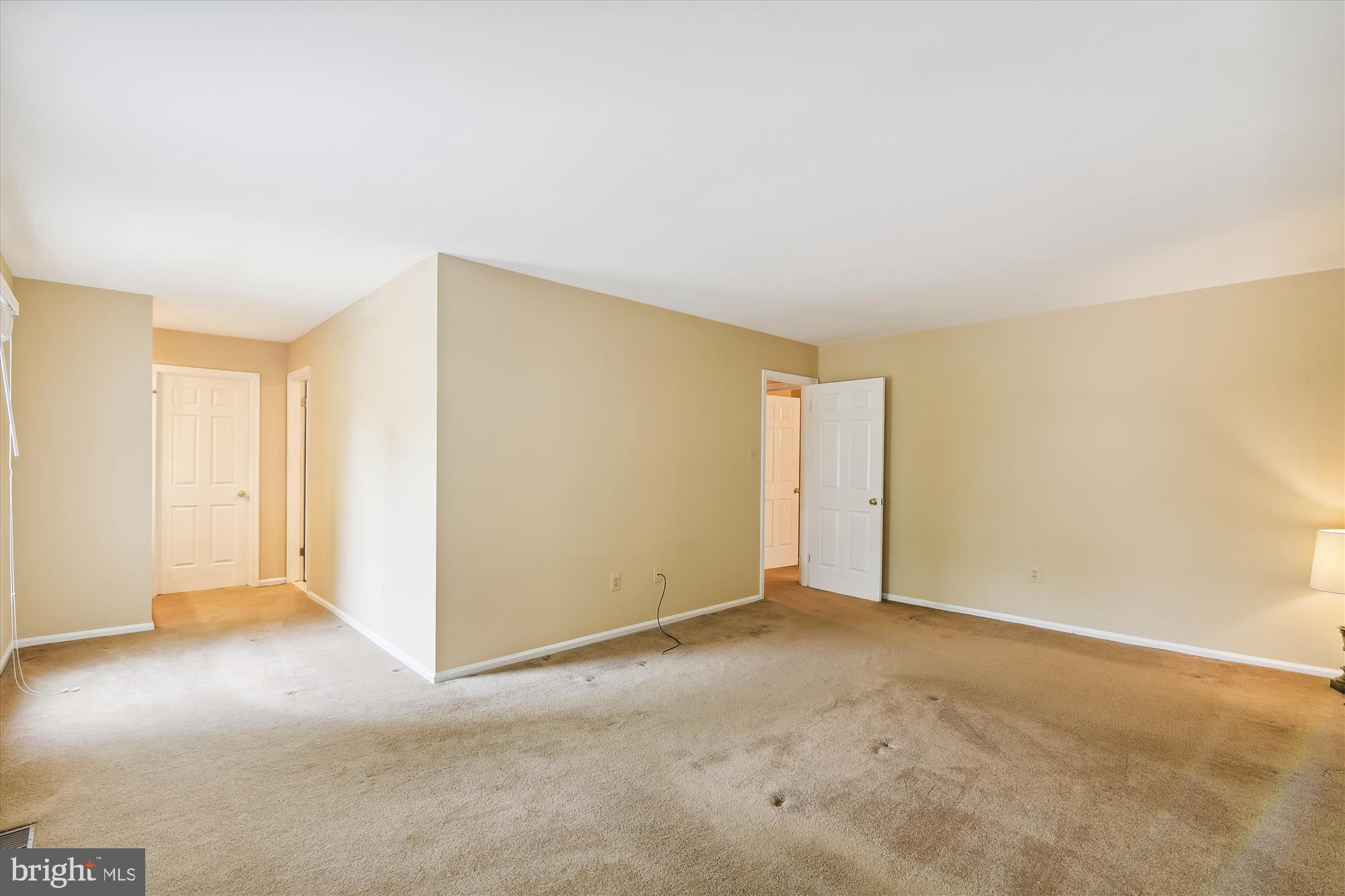 HUNT MEADOW - Residential