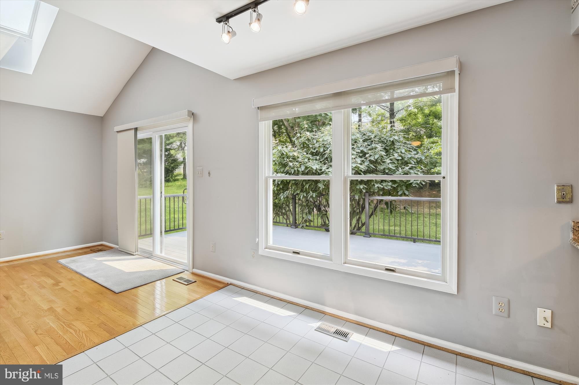 HUNT MEADOW - Residential