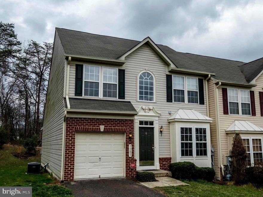 Honey Stop The Car - Drop The Suitcases - Move-in Condition!! New Hardwoods - Carpeting - Just Finished painting the Entire Unit -/ Upgraded Gourmet Kitchen w/ Maple Cabinets & SS Appliances, 12 x 12 Ceramic Tiled Flooring - Tiled Backsplash / Surround Sound / Private End-Of-Group Protected By Forest / Fully Finished Basement / Upstairs Landing / Loft Area. Please Remove Shoes Upon Entering.
