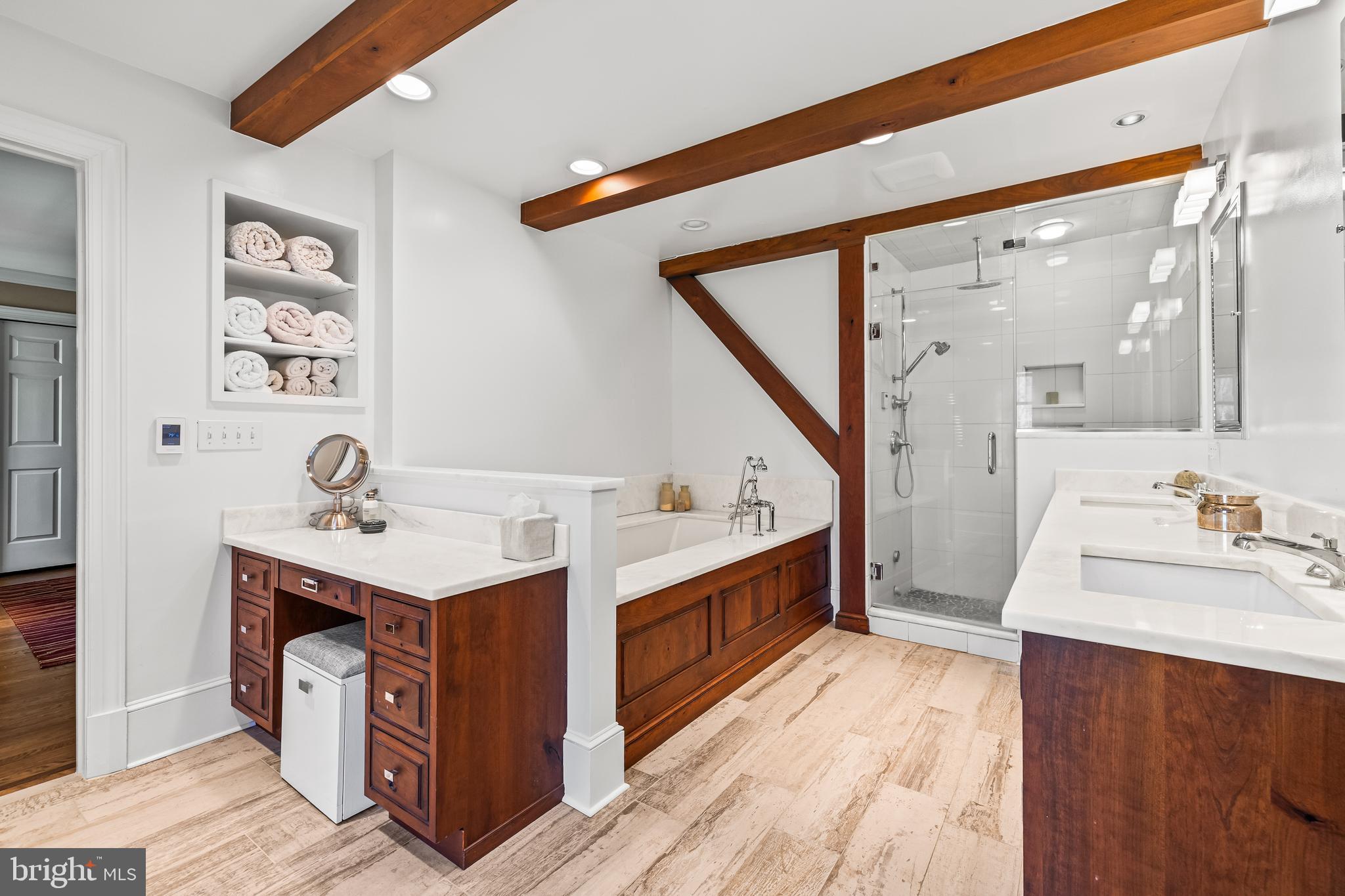 FALLSWOOD - Residential