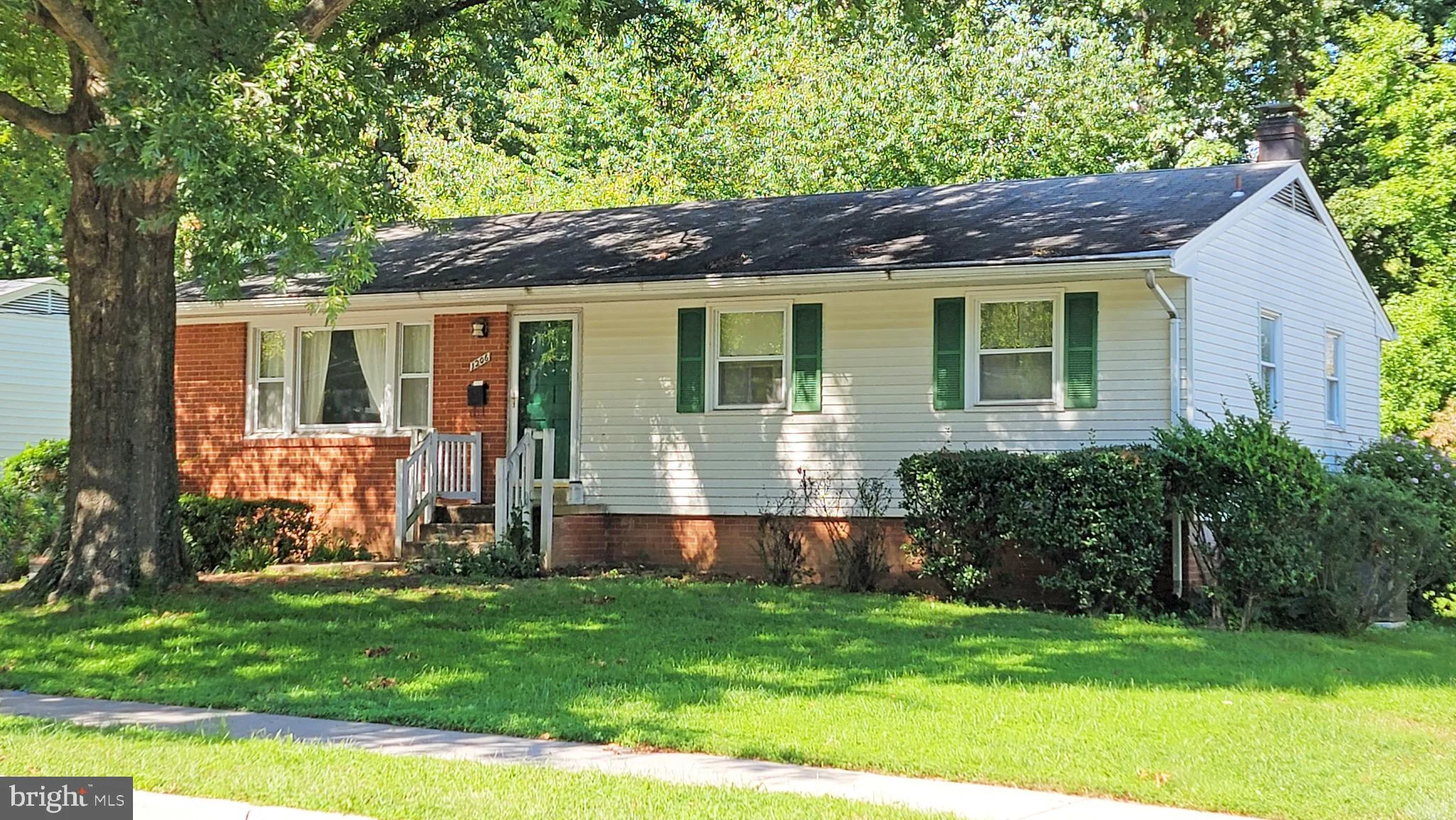 1206 Cottage Street SW, Vienna, VA 22180