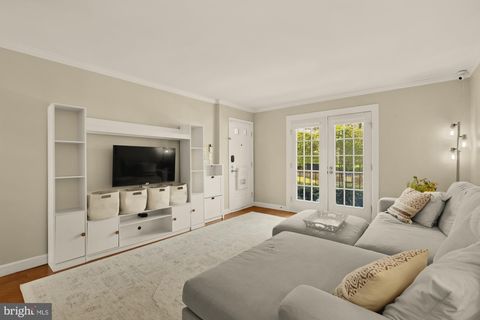 Photo of 4608 - A 28th Road S #A, ARLINGTON, VA 22206 (MLS # VAAR2071370)