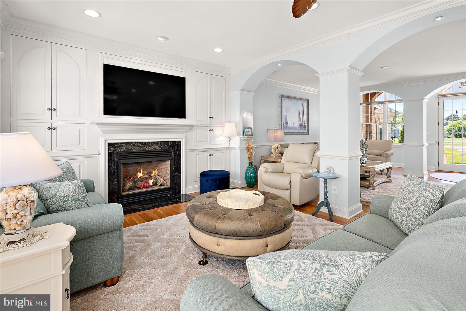 LIGHTHOUSE SOUND - Residential