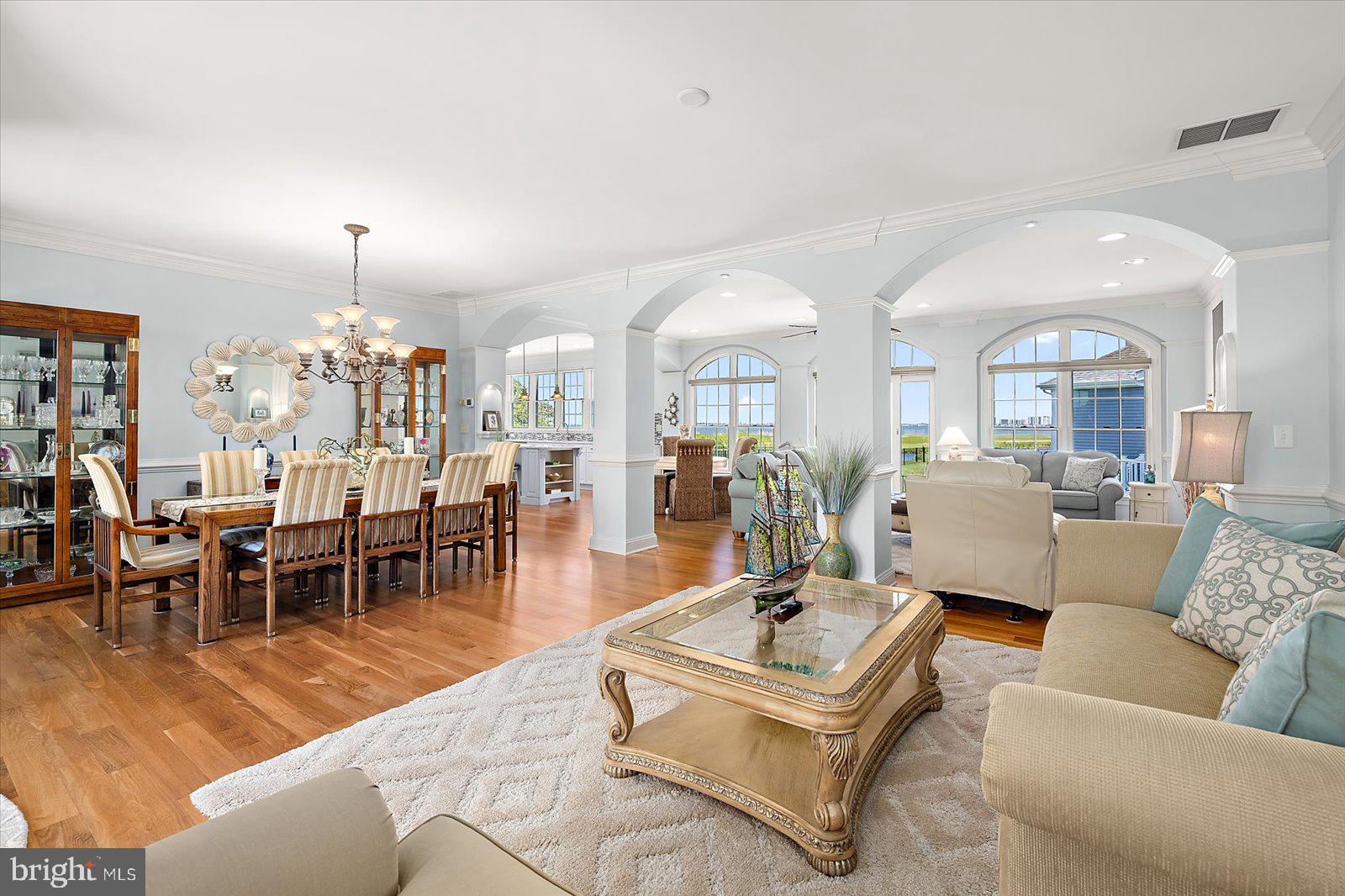LIGHTHOUSE SOUND - Residential