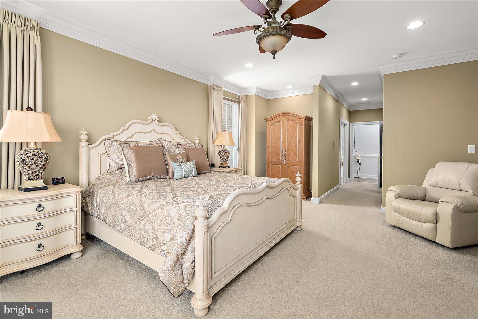 LIGHTHOUSE SOUND - Residential
