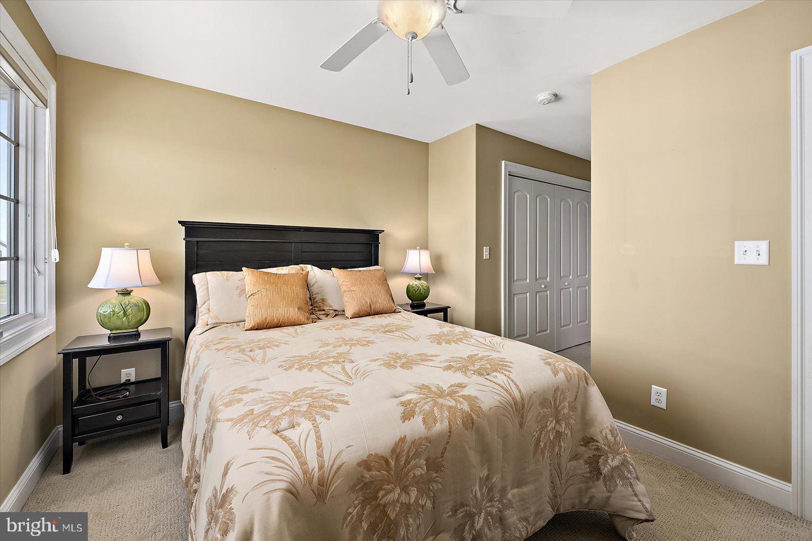 LIGHTHOUSE SOUND - Residential