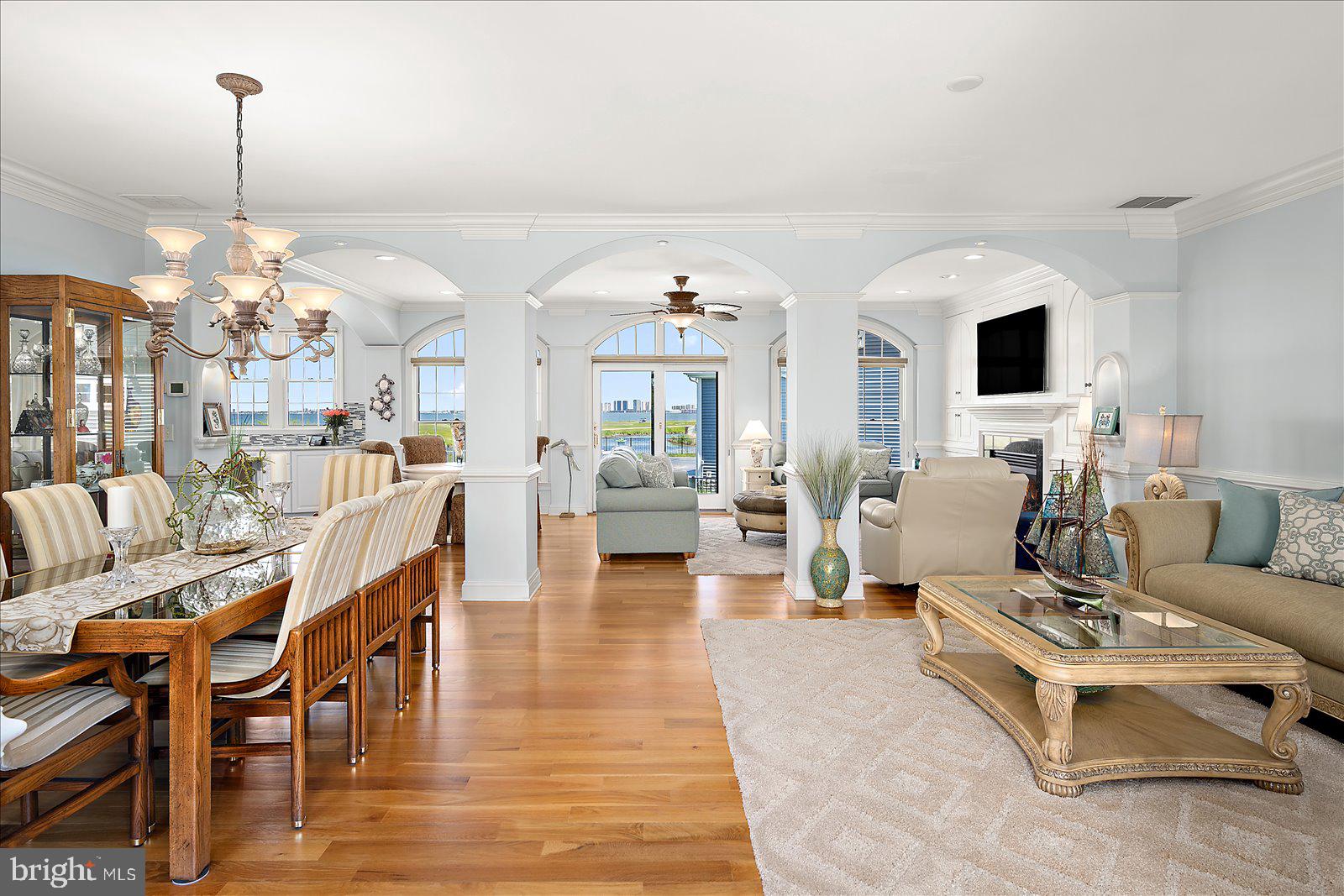 LIGHTHOUSE SOUND - Residential
