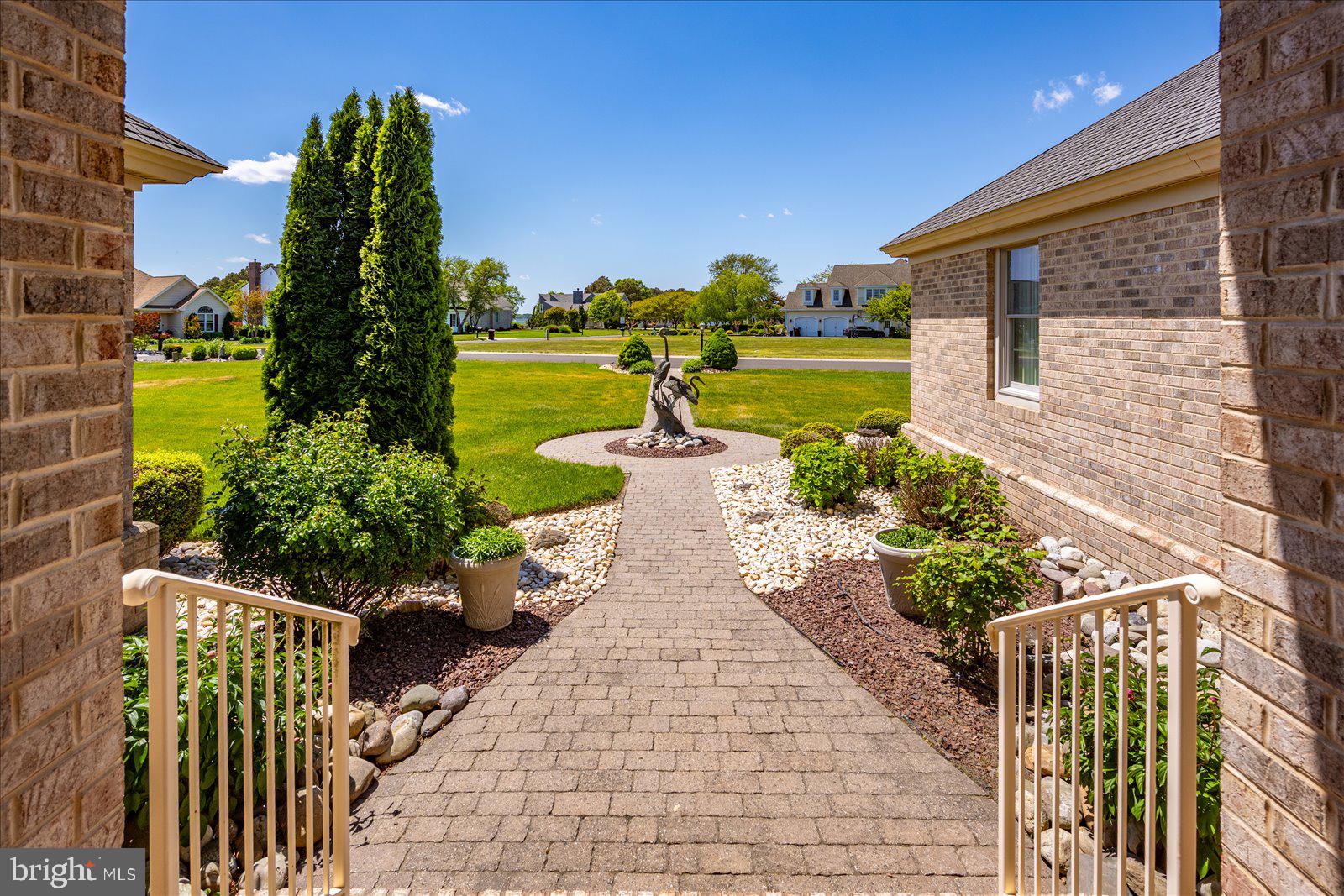 LIGHTHOUSE SOUND - Residential
