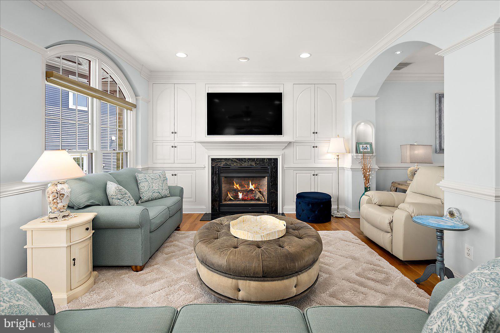 LIGHTHOUSE SOUND - Residential