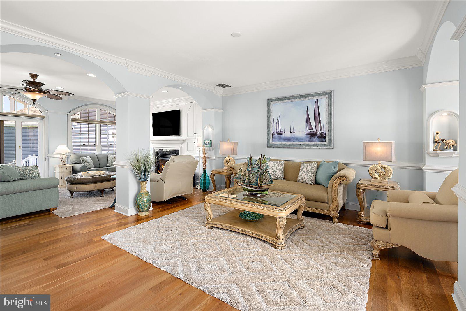 LIGHTHOUSE SOUND - Residential