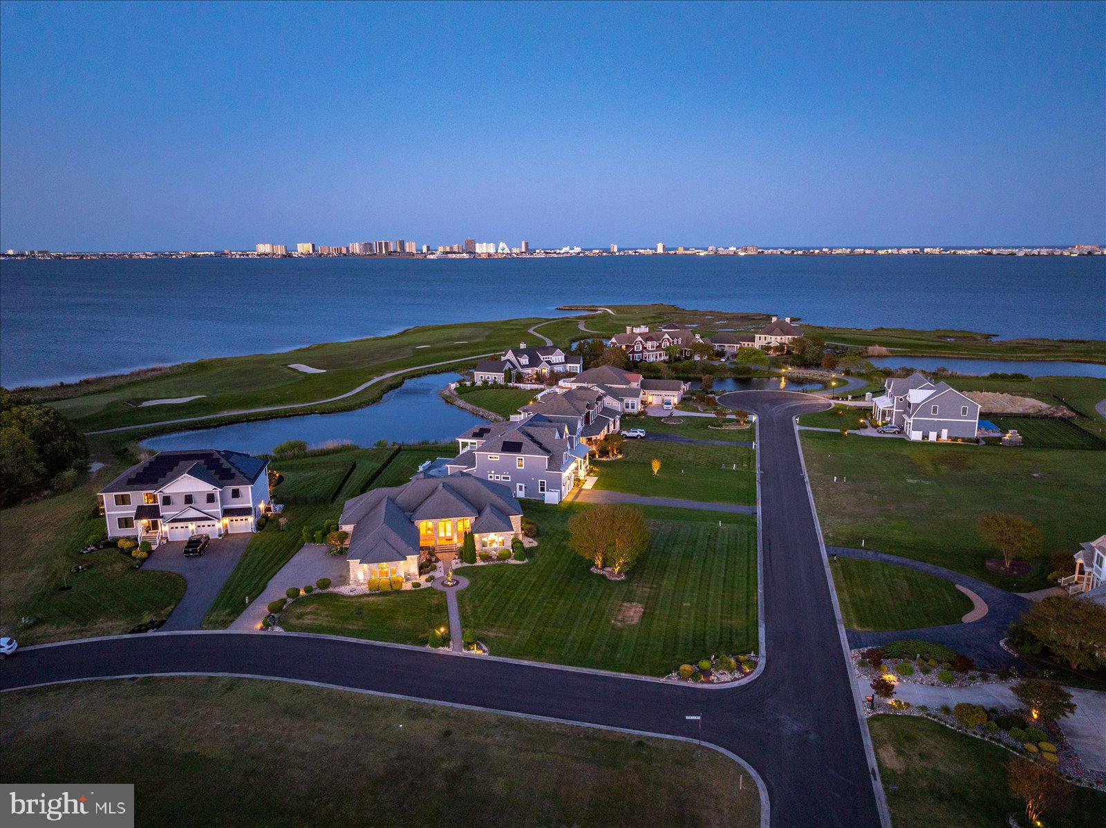 LIGHTHOUSE SOUND - Residential
