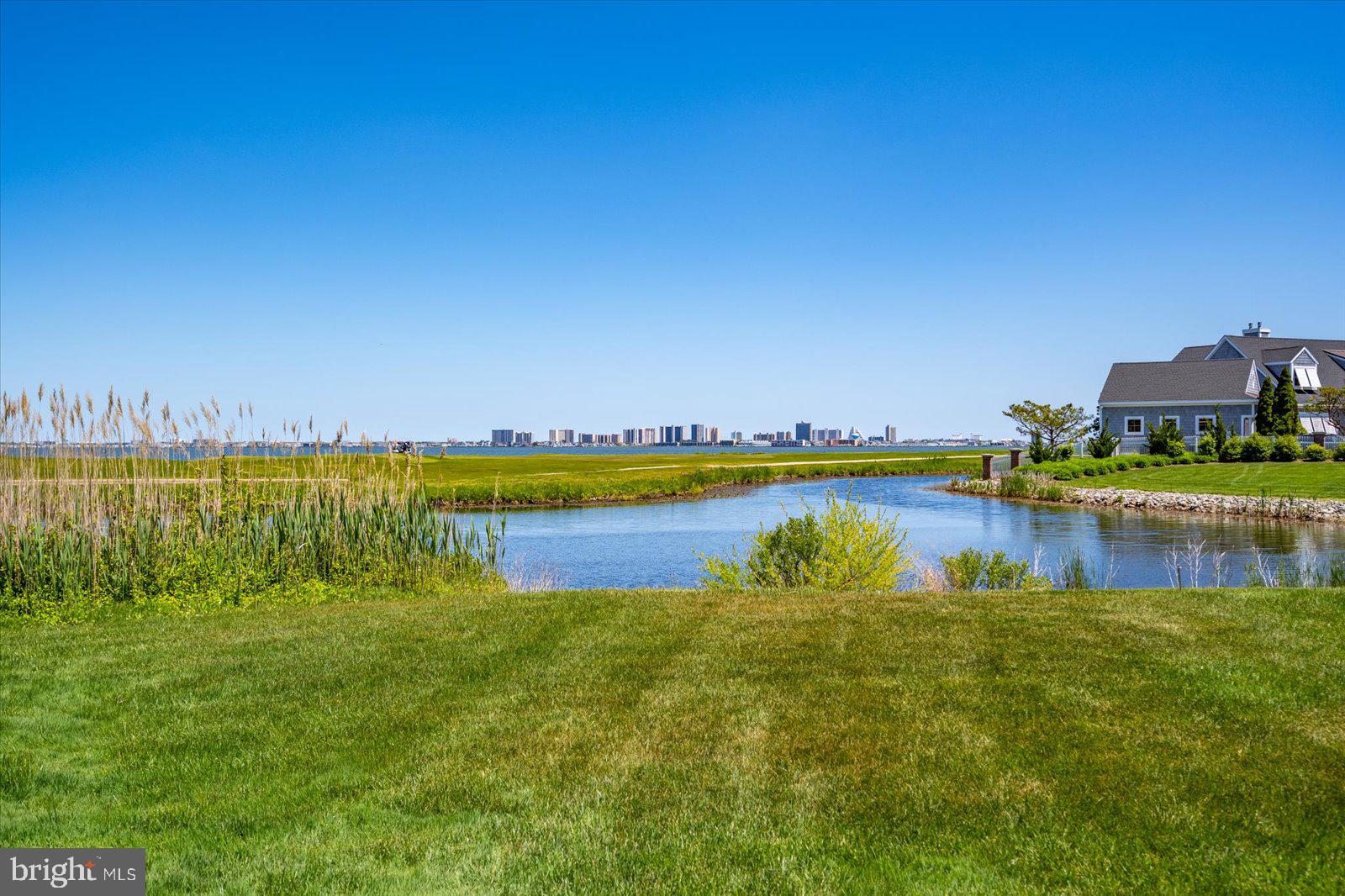LIGHTHOUSE SOUND - Residential