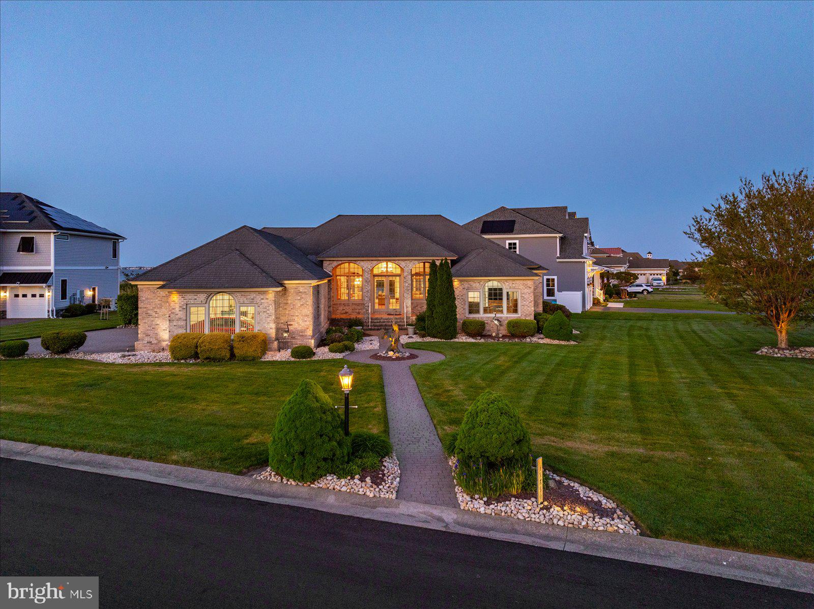 LIGHTHOUSE SOUND - Residential