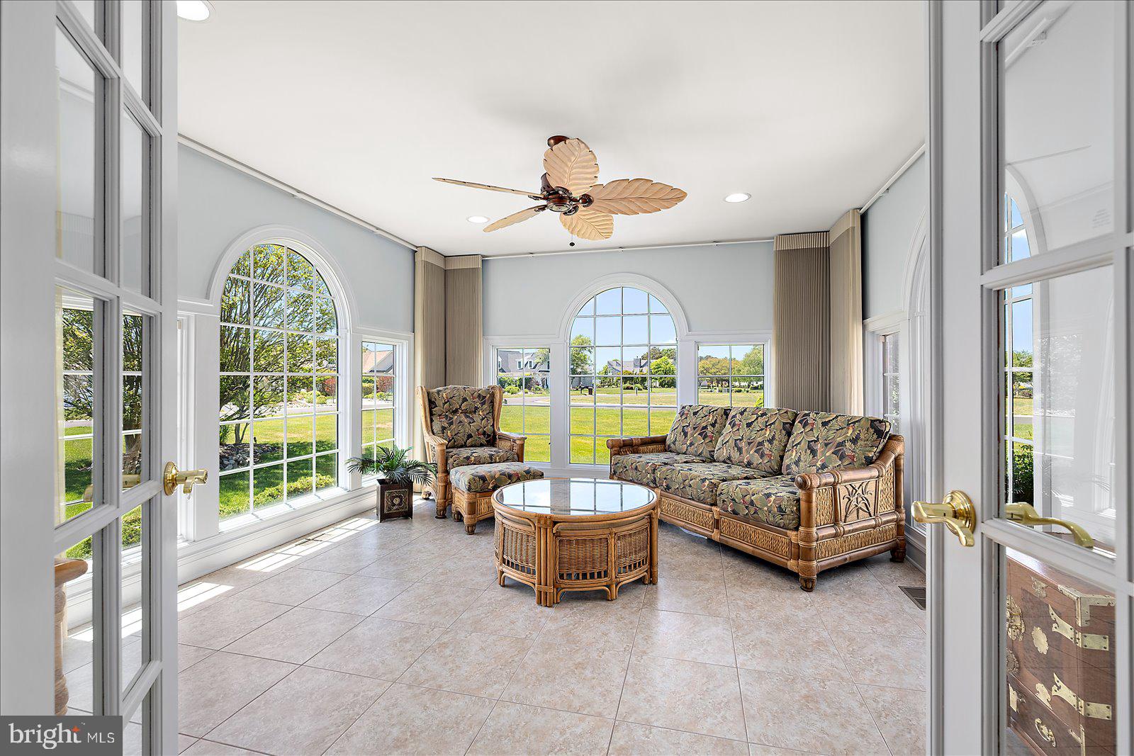 LIGHTHOUSE SOUND - Residential