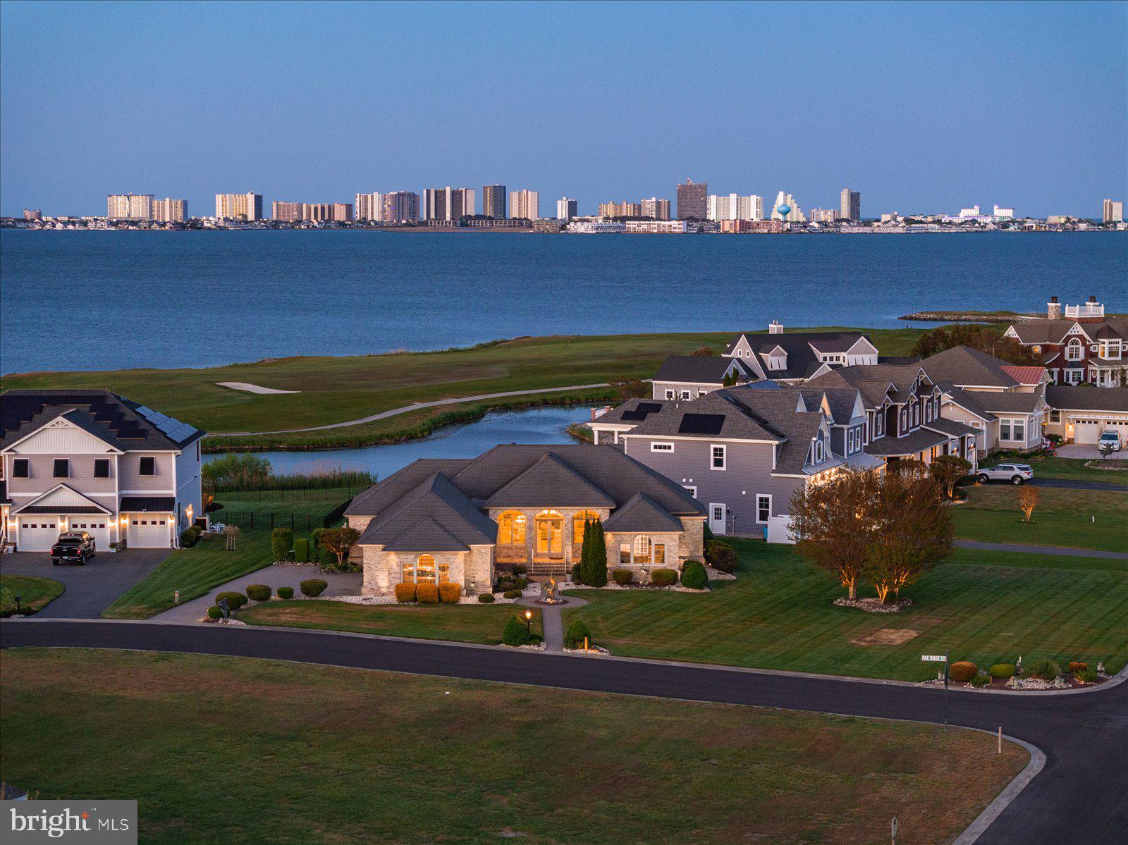 LIGHTHOUSE SOUND - Residential