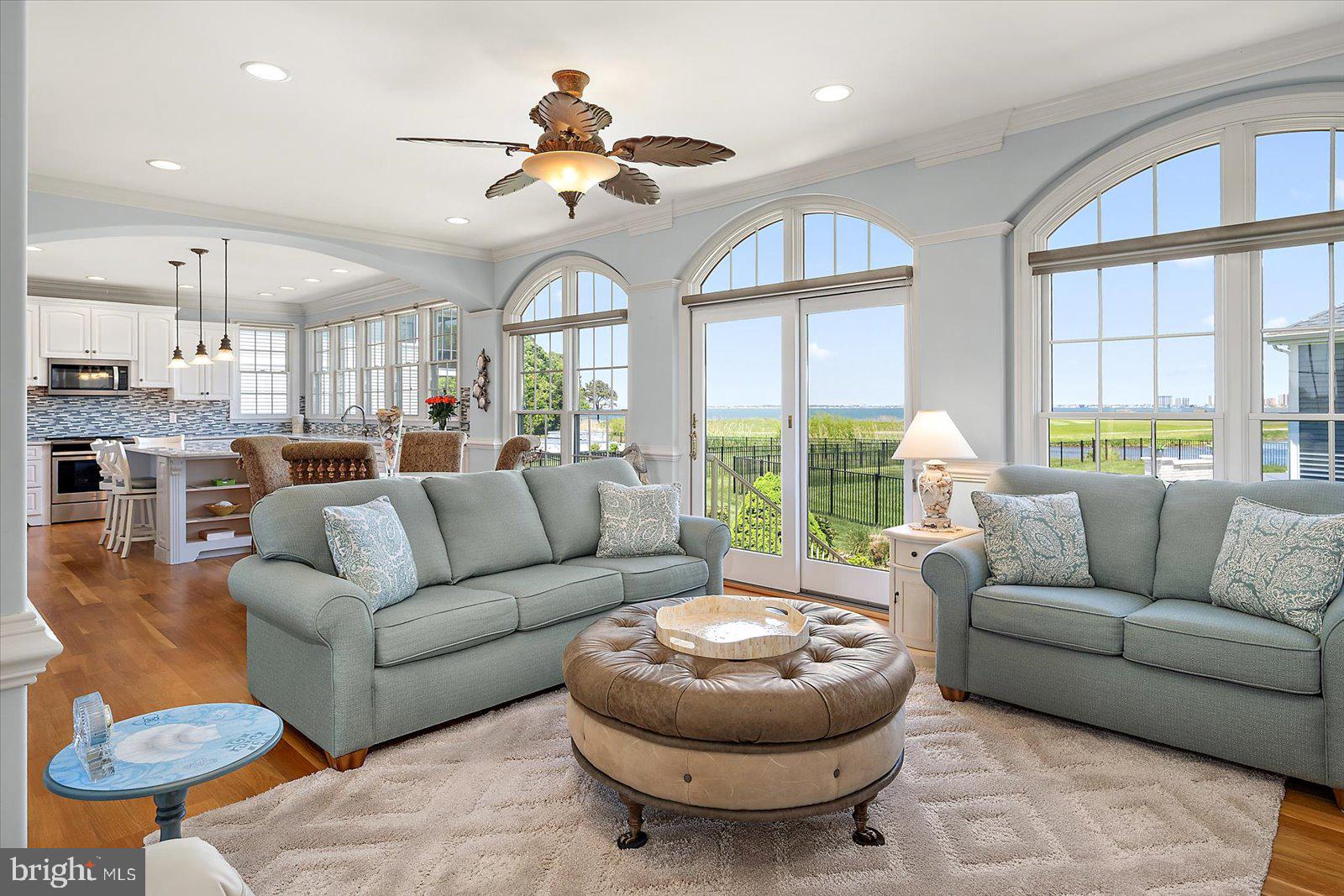 LIGHTHOUSE SOUND - Residential