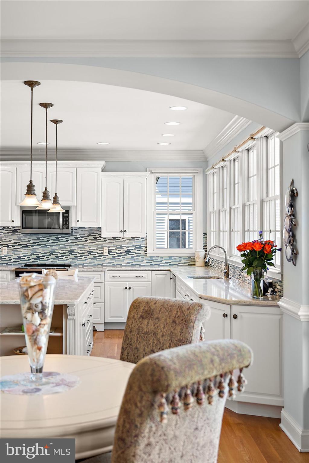 LIGHTHOUSE SOUND - Residential