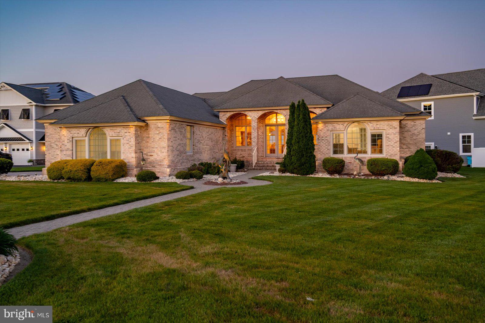 LIGHTHOUSE SOUND - Residential