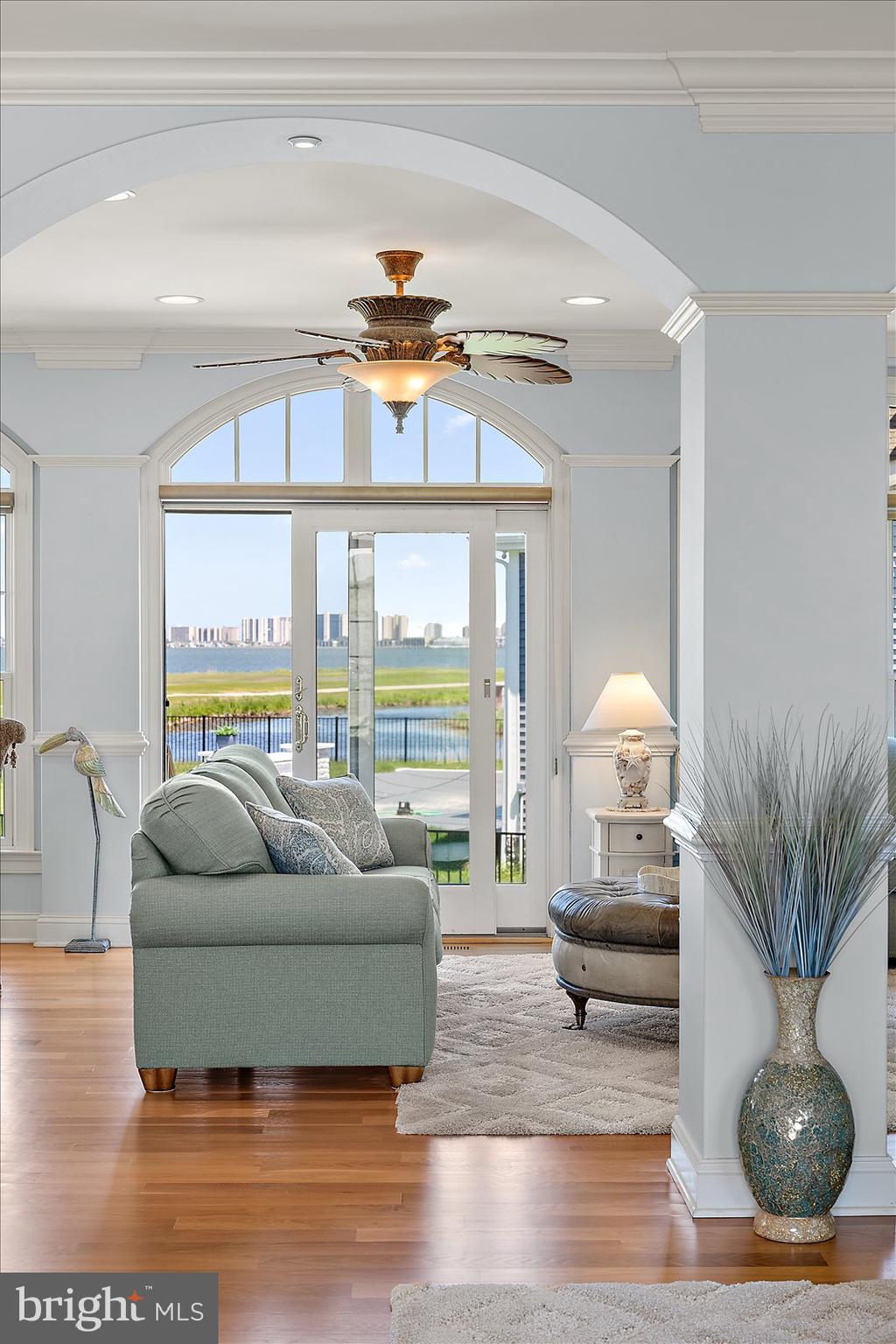 LIGHTHOUSE SOUND - Residential