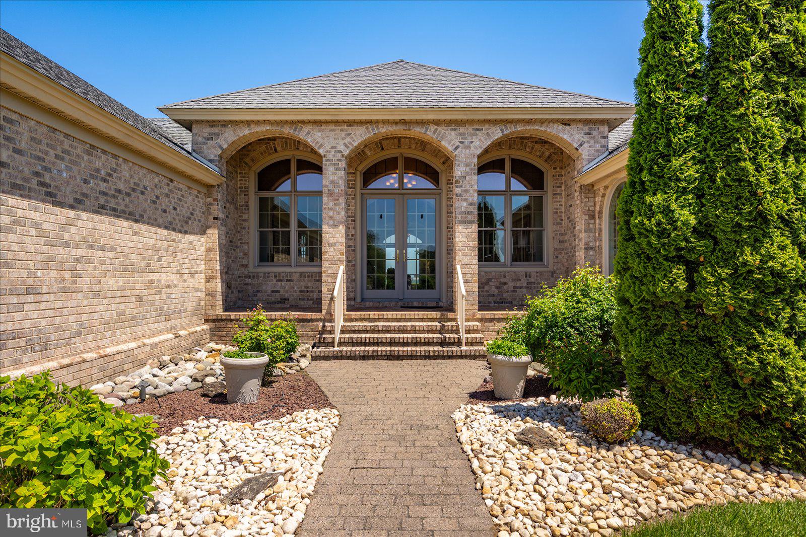 LIGHTHOUSE SOUND - Residential